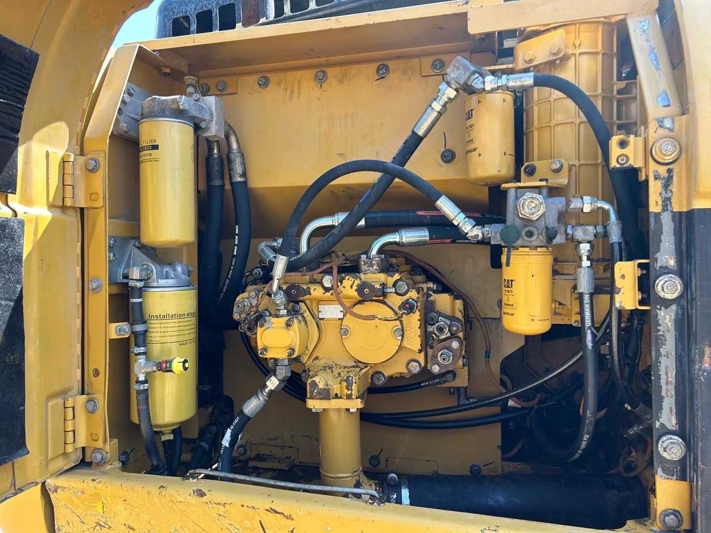 Used Caterpillar 323DL Excavator 2013 Model / 6