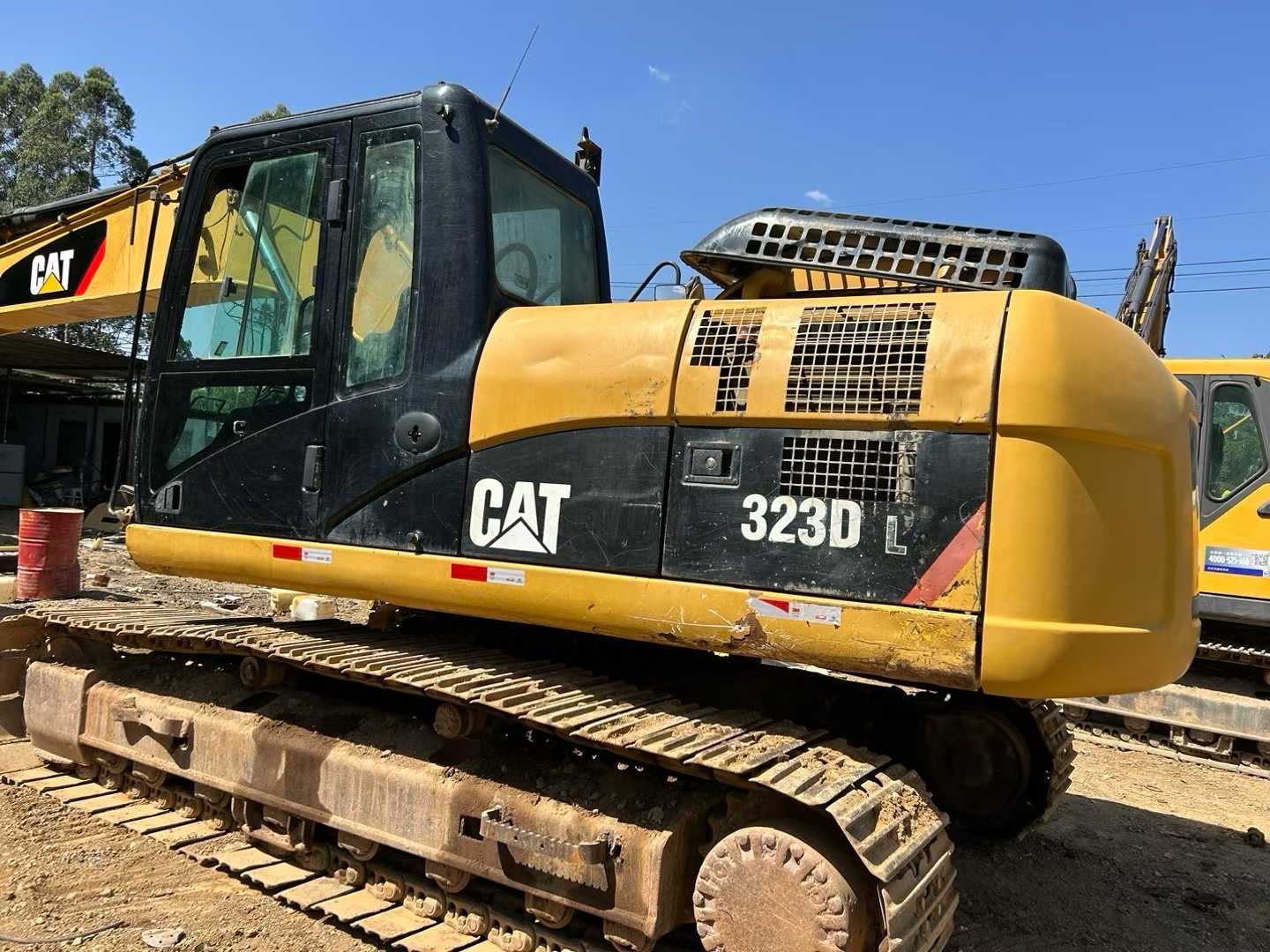 Used Caterpillar 323DL Excavator 2013 Model / 7