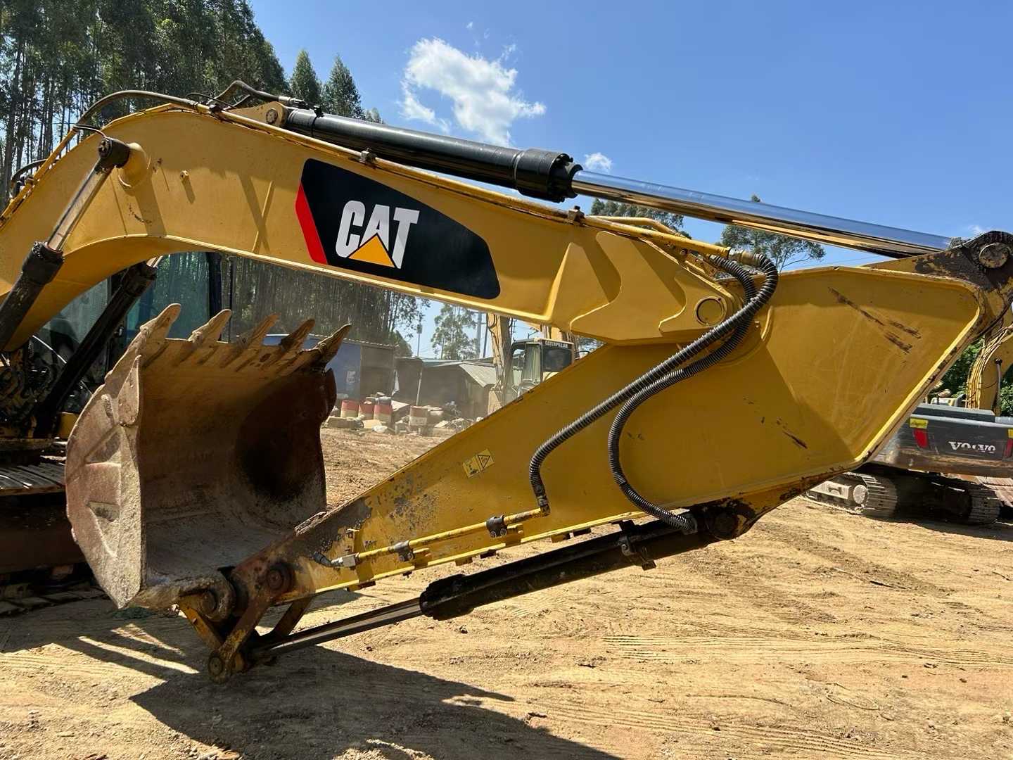 Used Caterpillar 323DL Excavator 2013 Model / 5