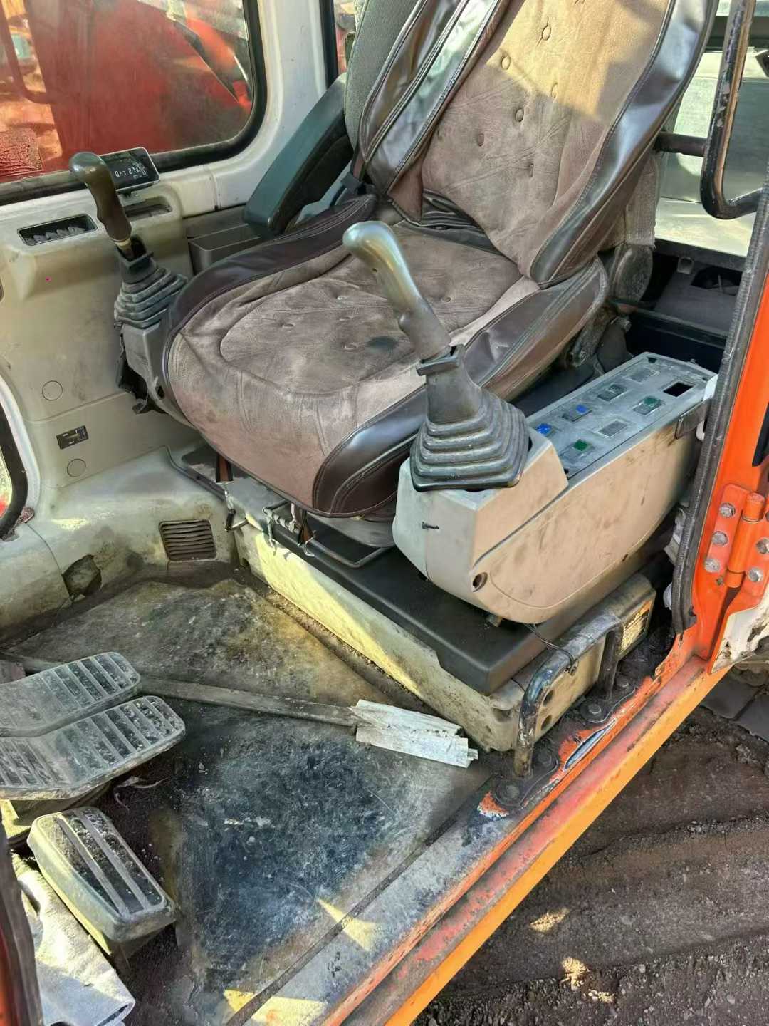 Used Doosan DH220 Excavator 2016 Model / 2