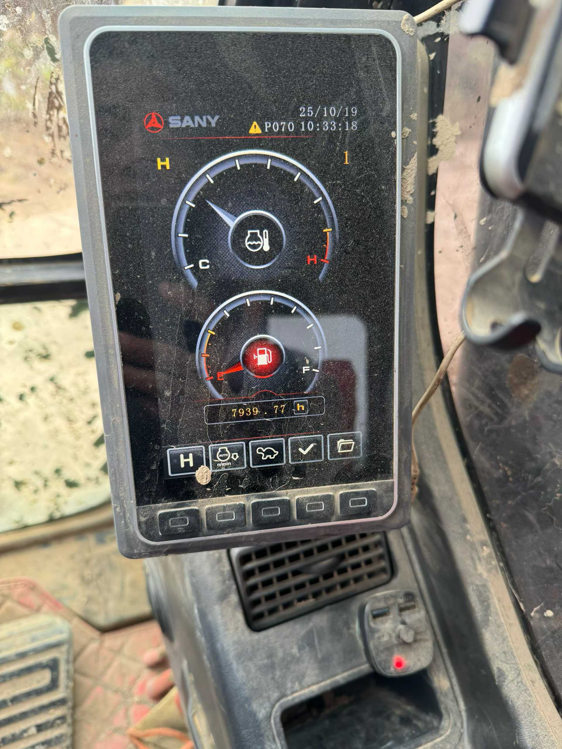 Used Sany SY200H Excavator 2020 Model / 6