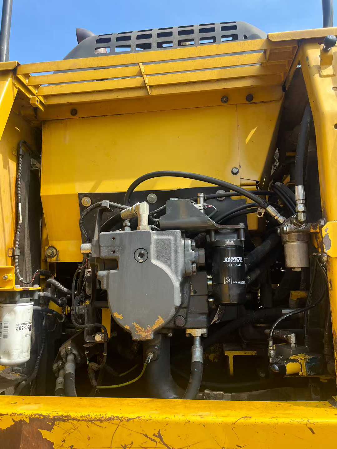 Used Komatsu PC220-1 Excavator 2016 Model / 2