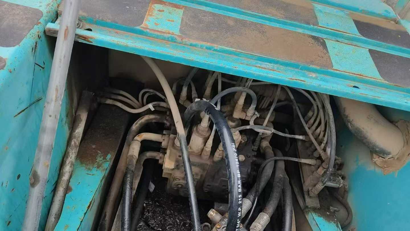 Used Kobelco SK210 Excavator 2016 Model / 5