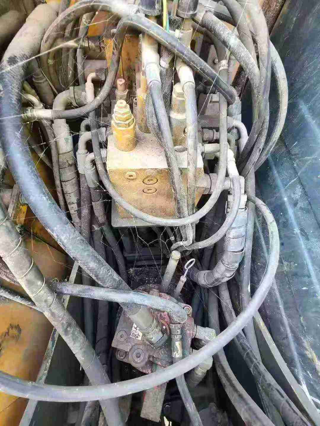 Used Hyundai R75VS Excavator 2018 Model / 4