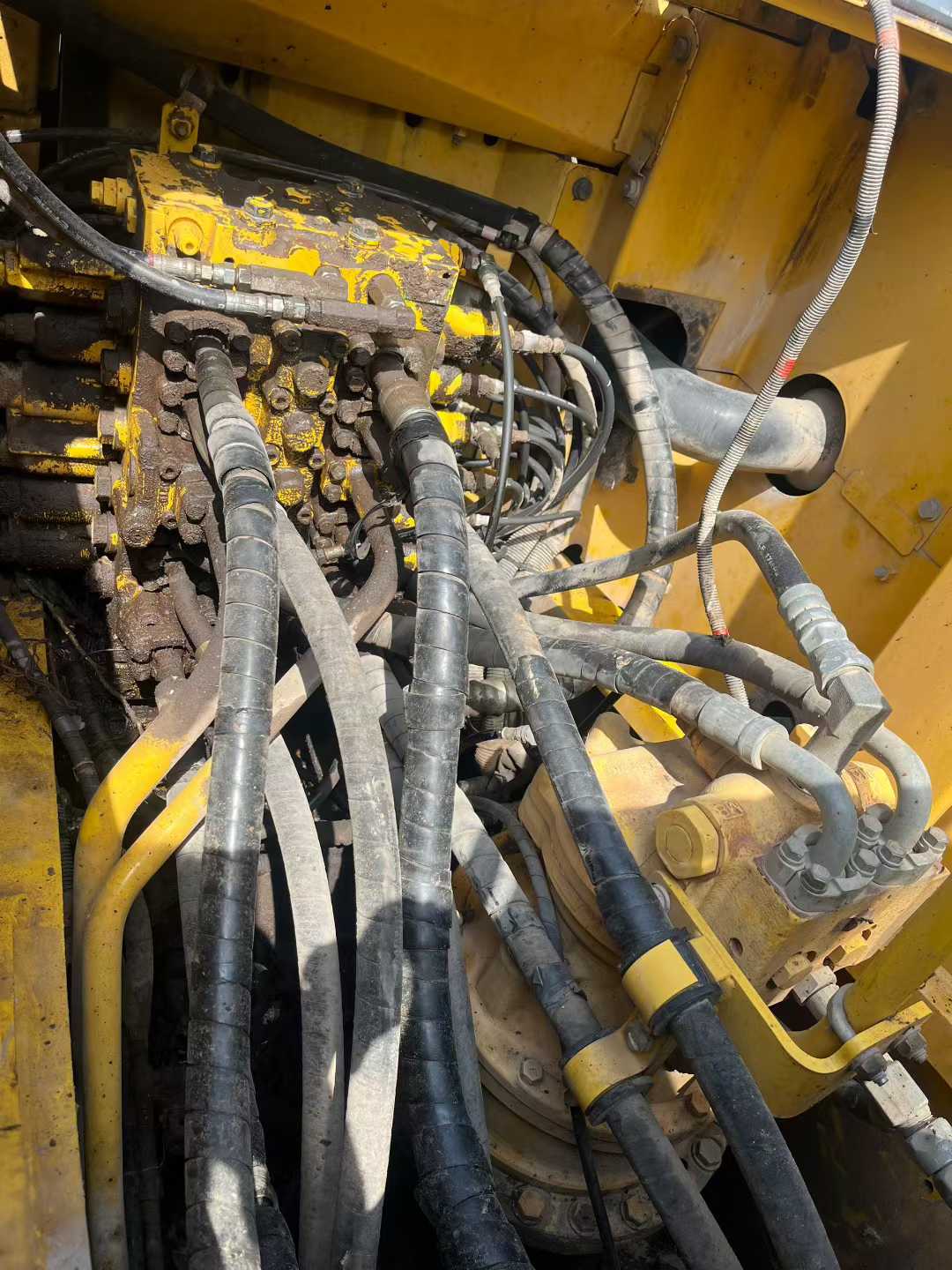 Used Komatsu PC220-1 Excavator 2016 Model