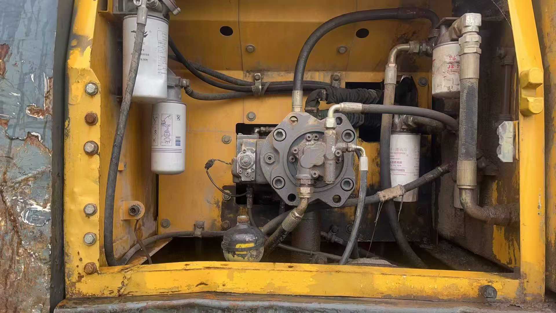 Used Volvo EW210C Excavator 2012 Model / 6