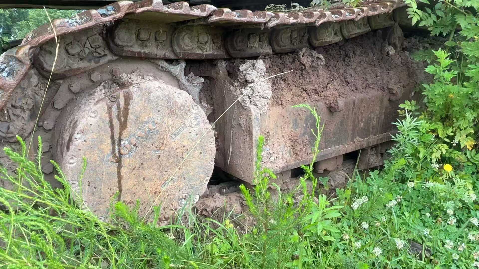 Used Volvo EW210C Excavator 2012 Model / 3