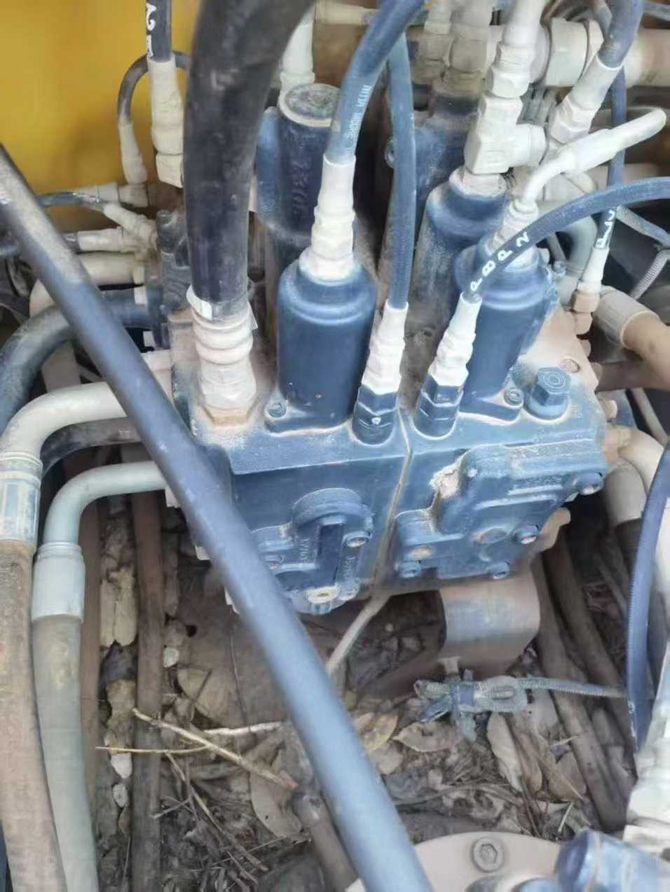 Used Kobelco SK210 Excavator 2015 Model / 3