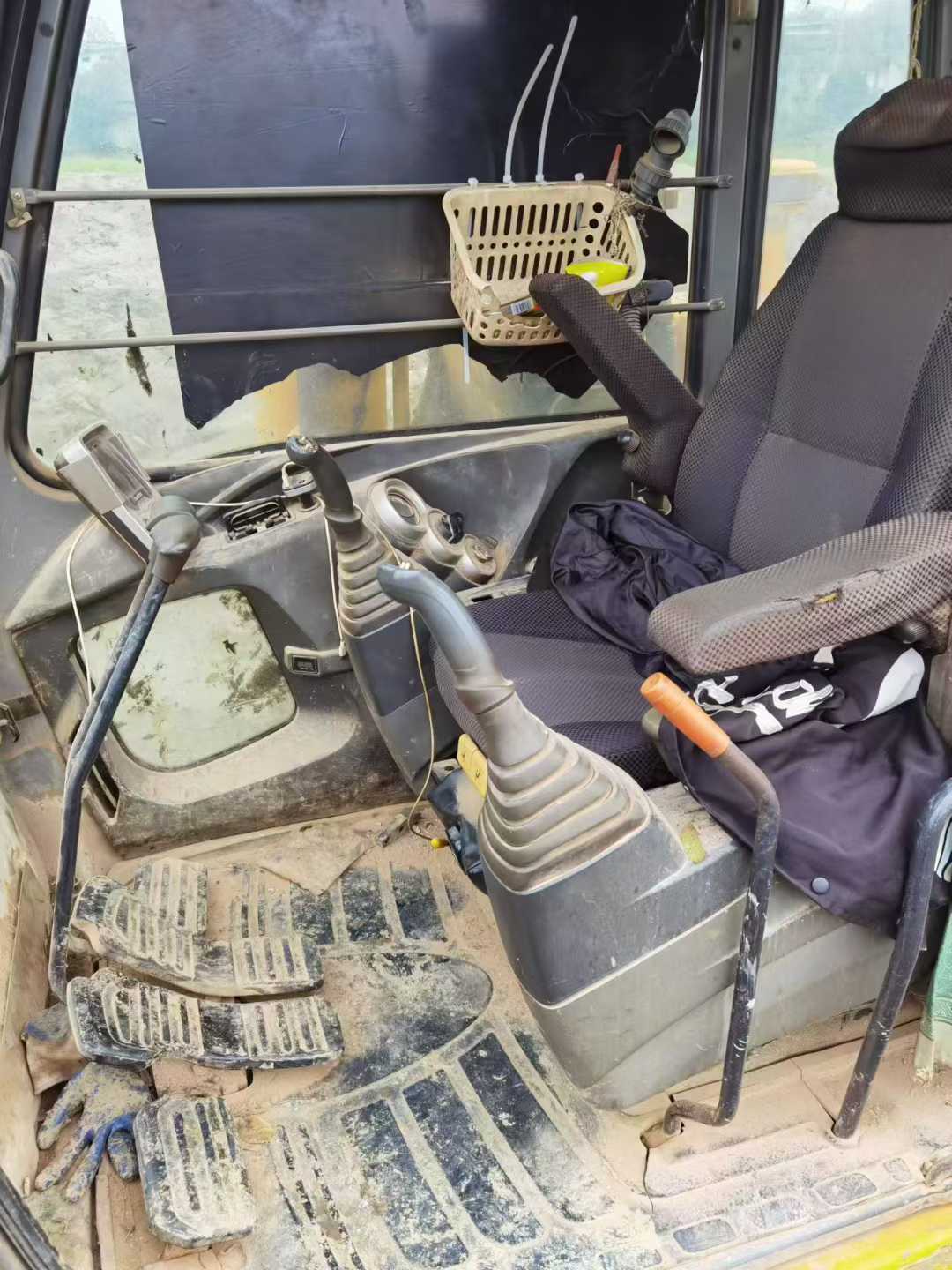 Used Kato HD820R Excavator 2014 Model