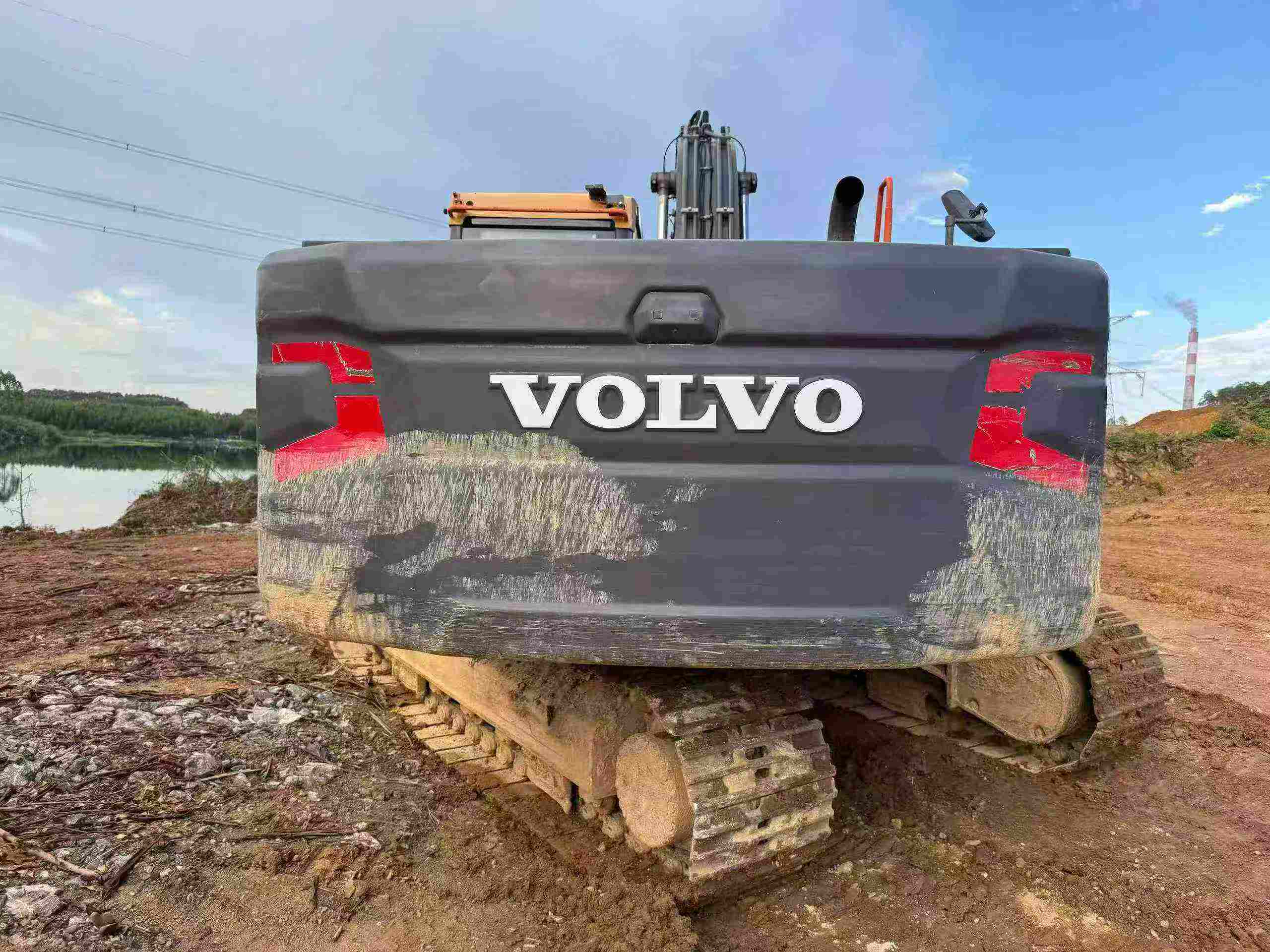 Used Volvo EC200D Excavator 2021 Model / 3