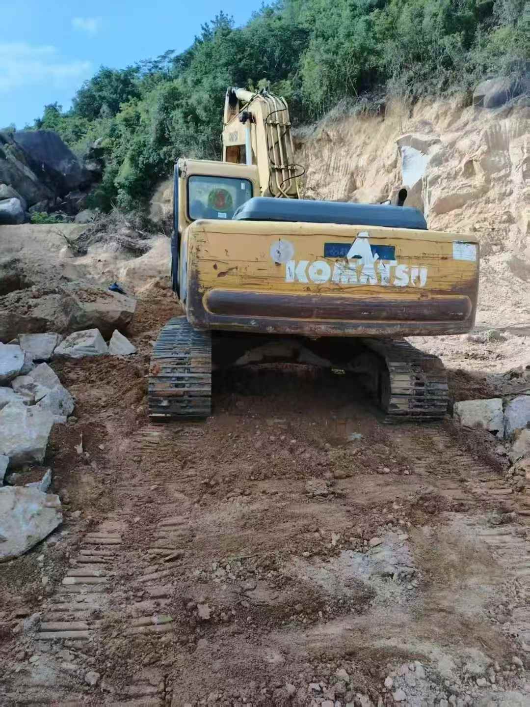 Used Komatsu PC220-6 Excavator 2016 Model