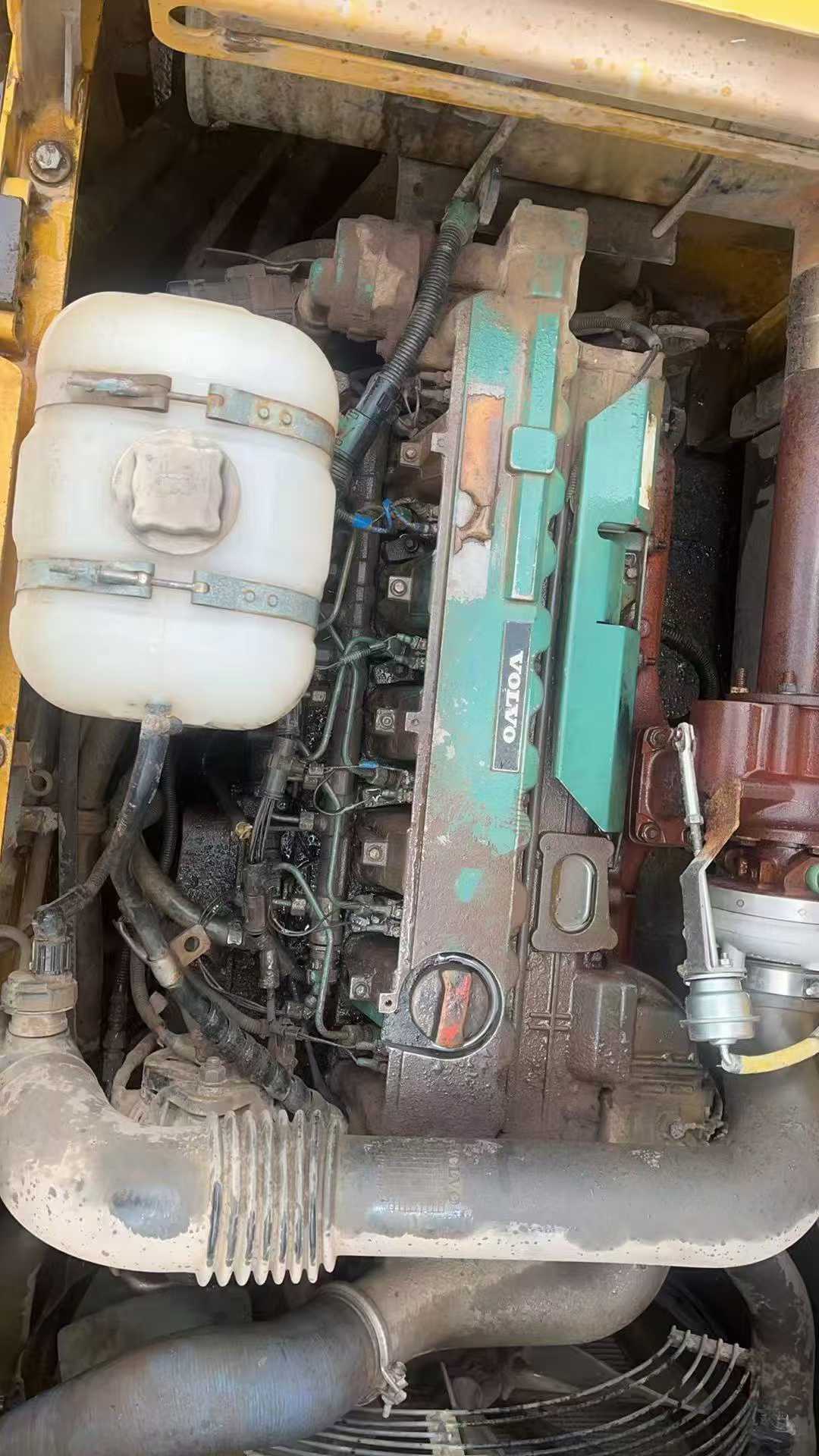 Used Volvo EW210C Excavator 2012 Model / 7