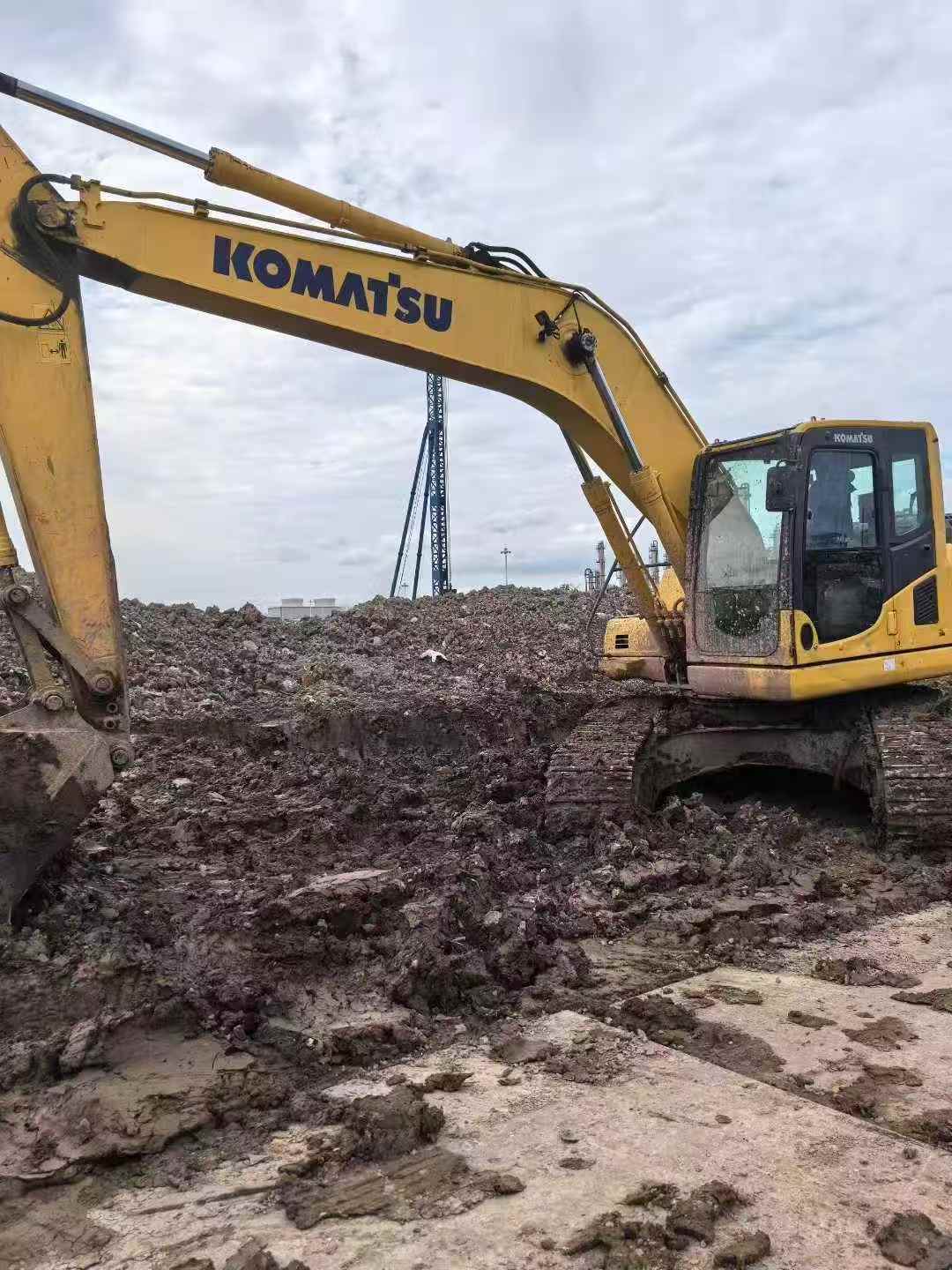Used Komatsu PC200 Excavator 2020 Model / 8
