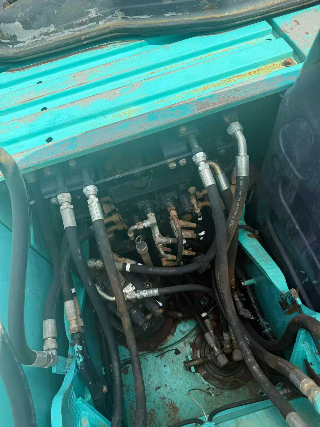 Used Kobelco SK140 Excavator 2011 Model / 3