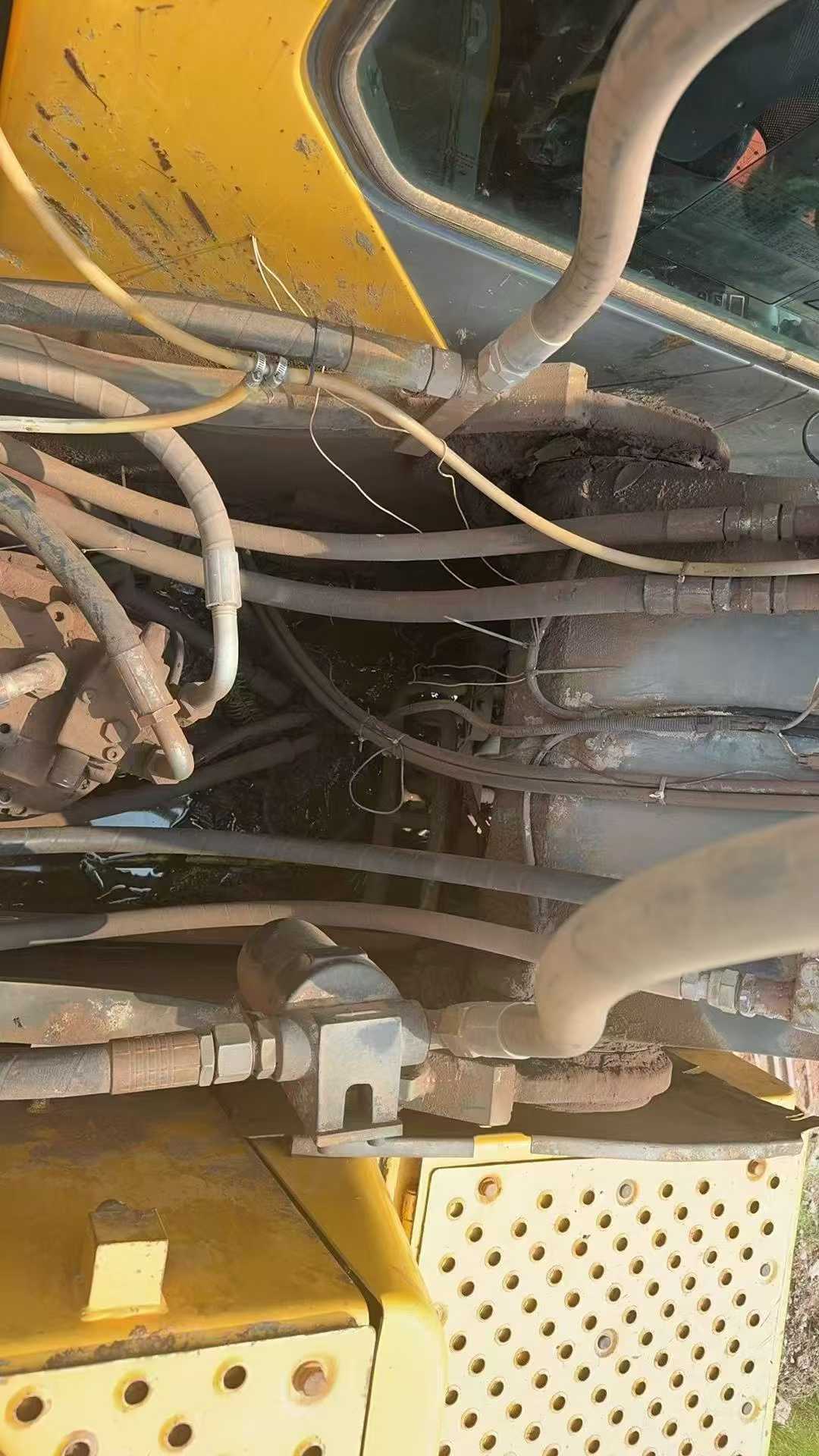 Used Volvo EC240 Excavator 2016 Model / 4