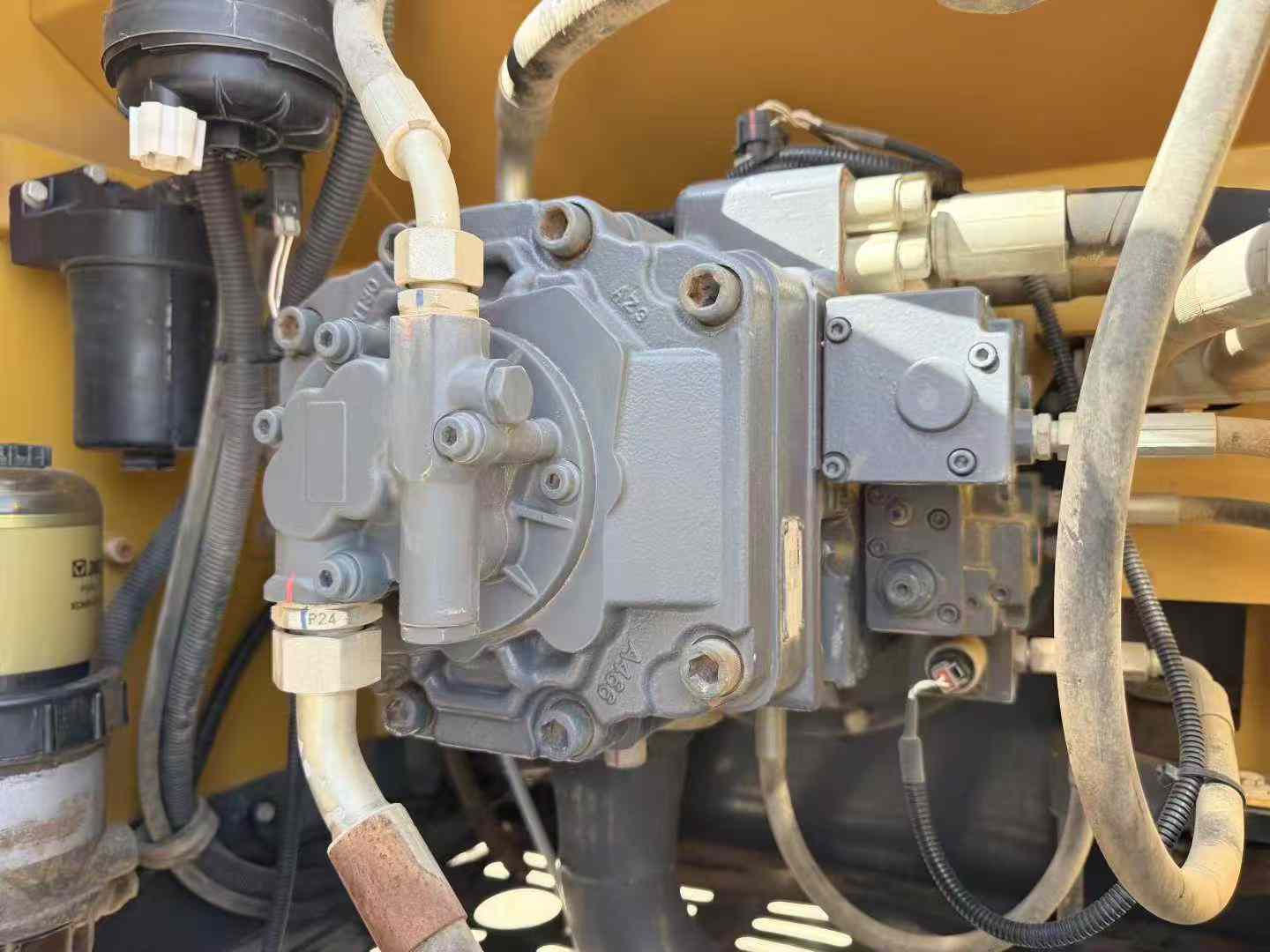 Used XCMG LW200 Excavator 2021 Model / 7