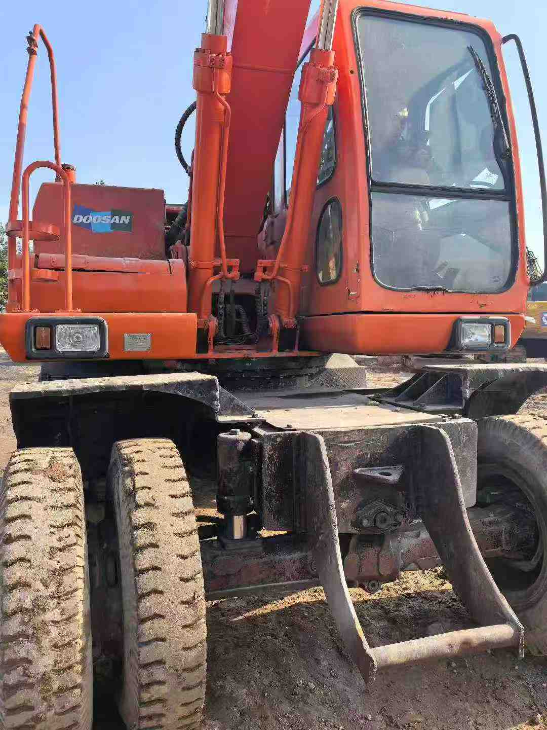 Used Doosan DH130LC-V Excavator 2016 Model / 9