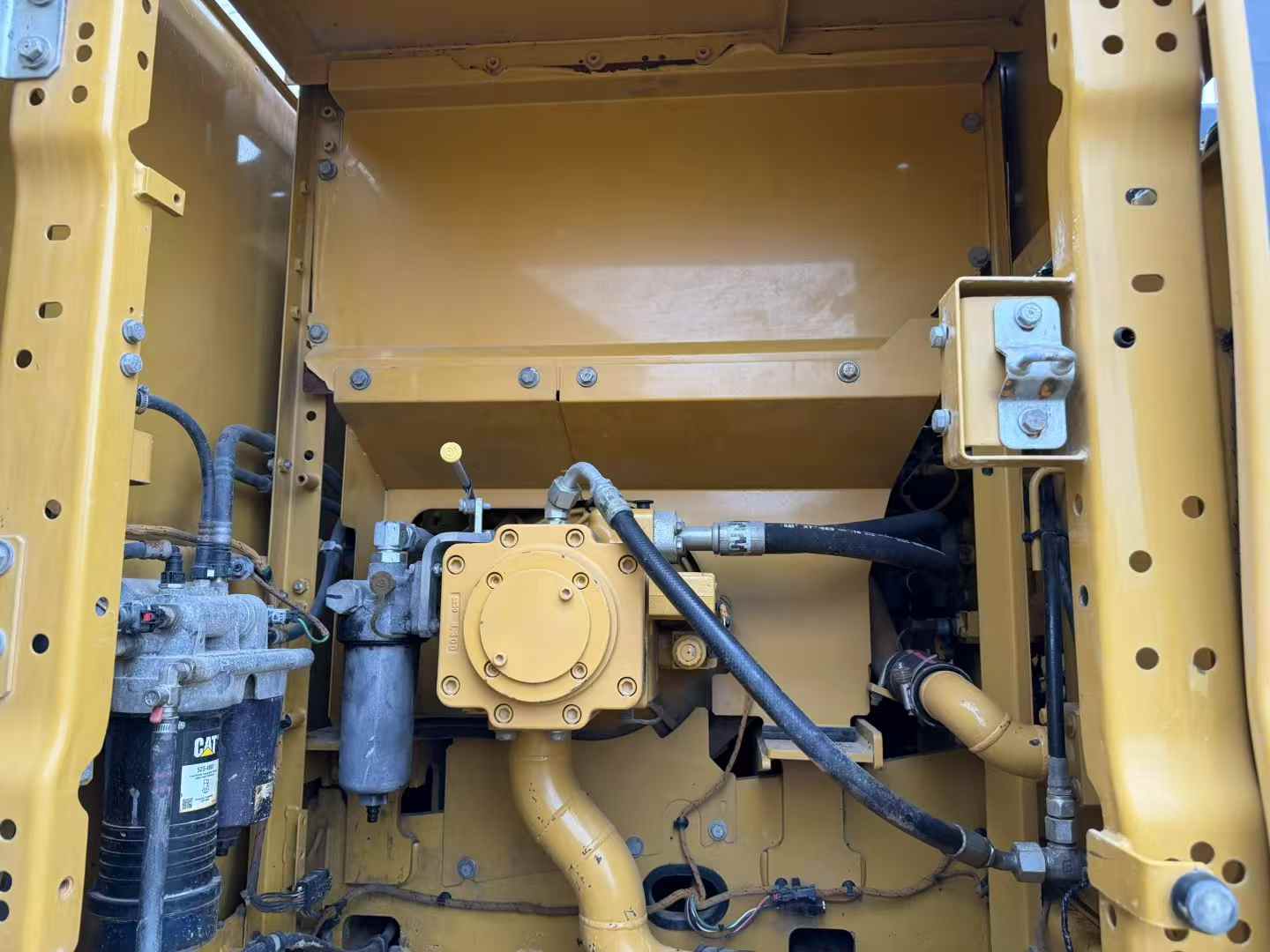 Used Caterpillar 323 Excavator 2019 Model / 7