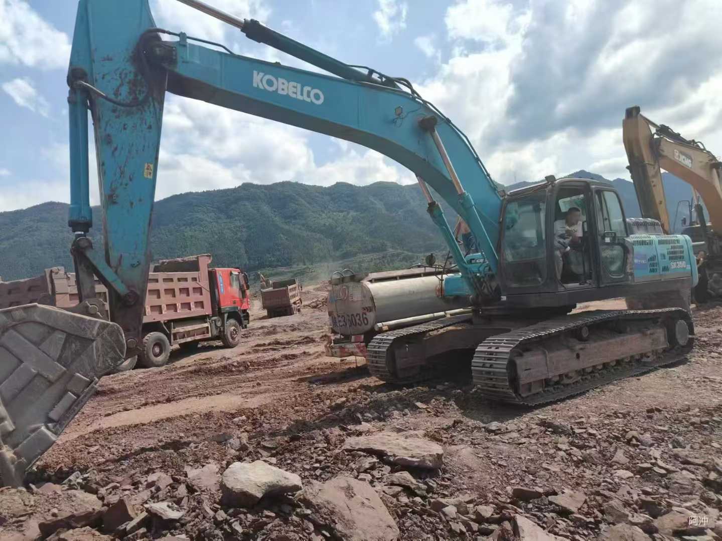Used Kobelco SK350LC SuperX Excavator 2016 Model / 2