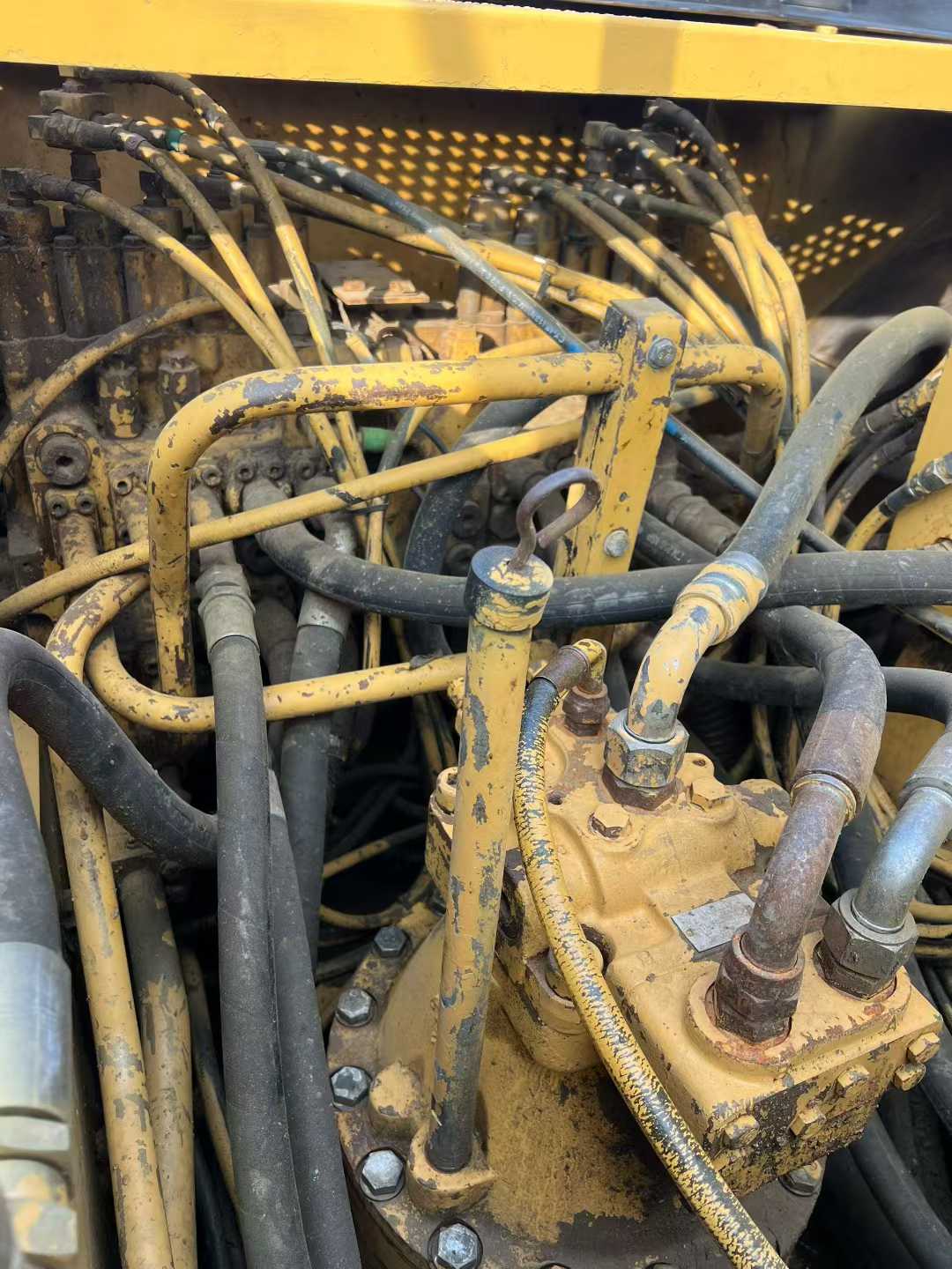 Used Caterpillar 320B Excavator 2016 Model / 3