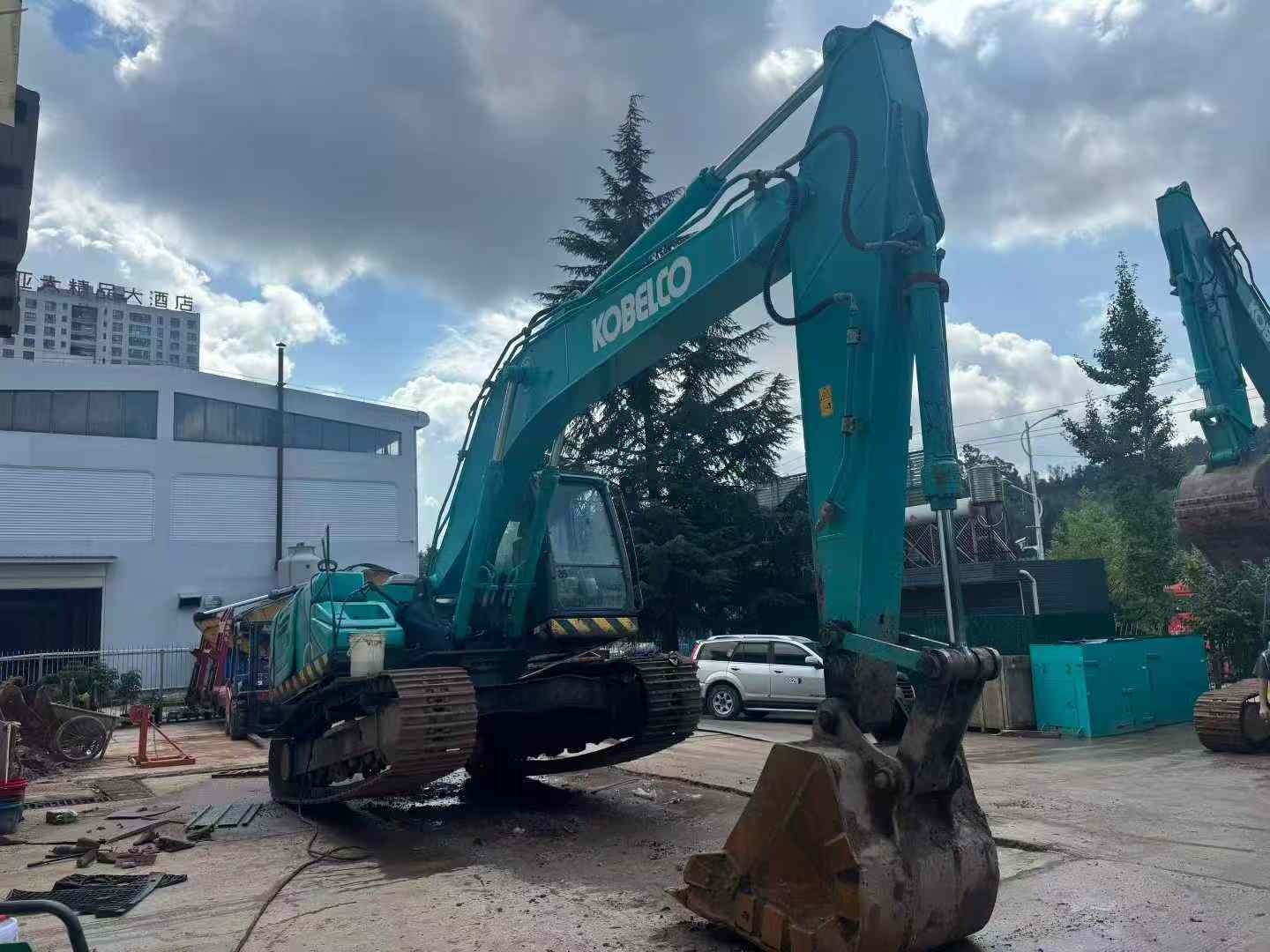 Used Kobelco SK200-10 Excavator 2021 Model / 3