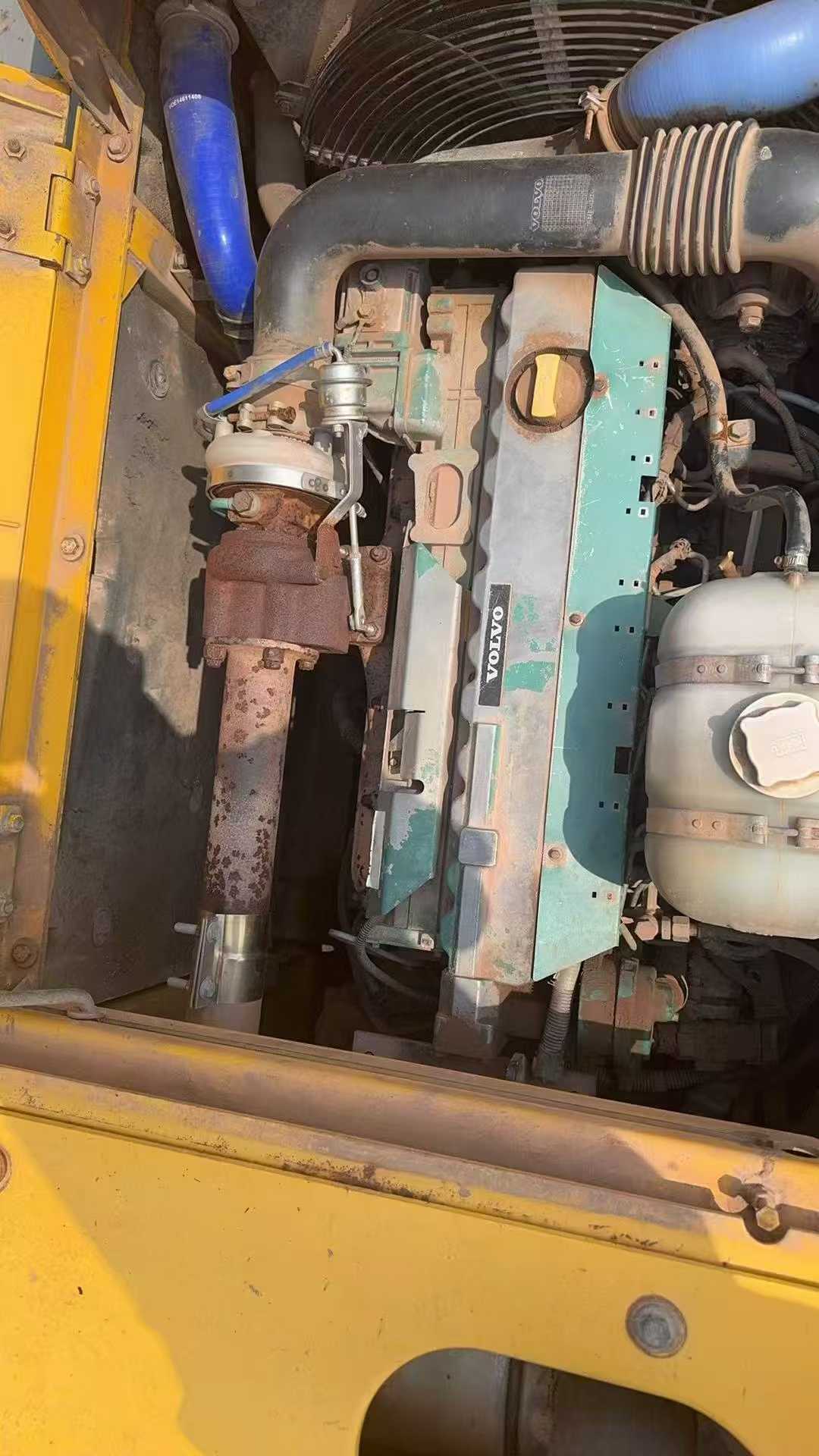 Used Volvo EC240 Excavator 2016 Model / 3