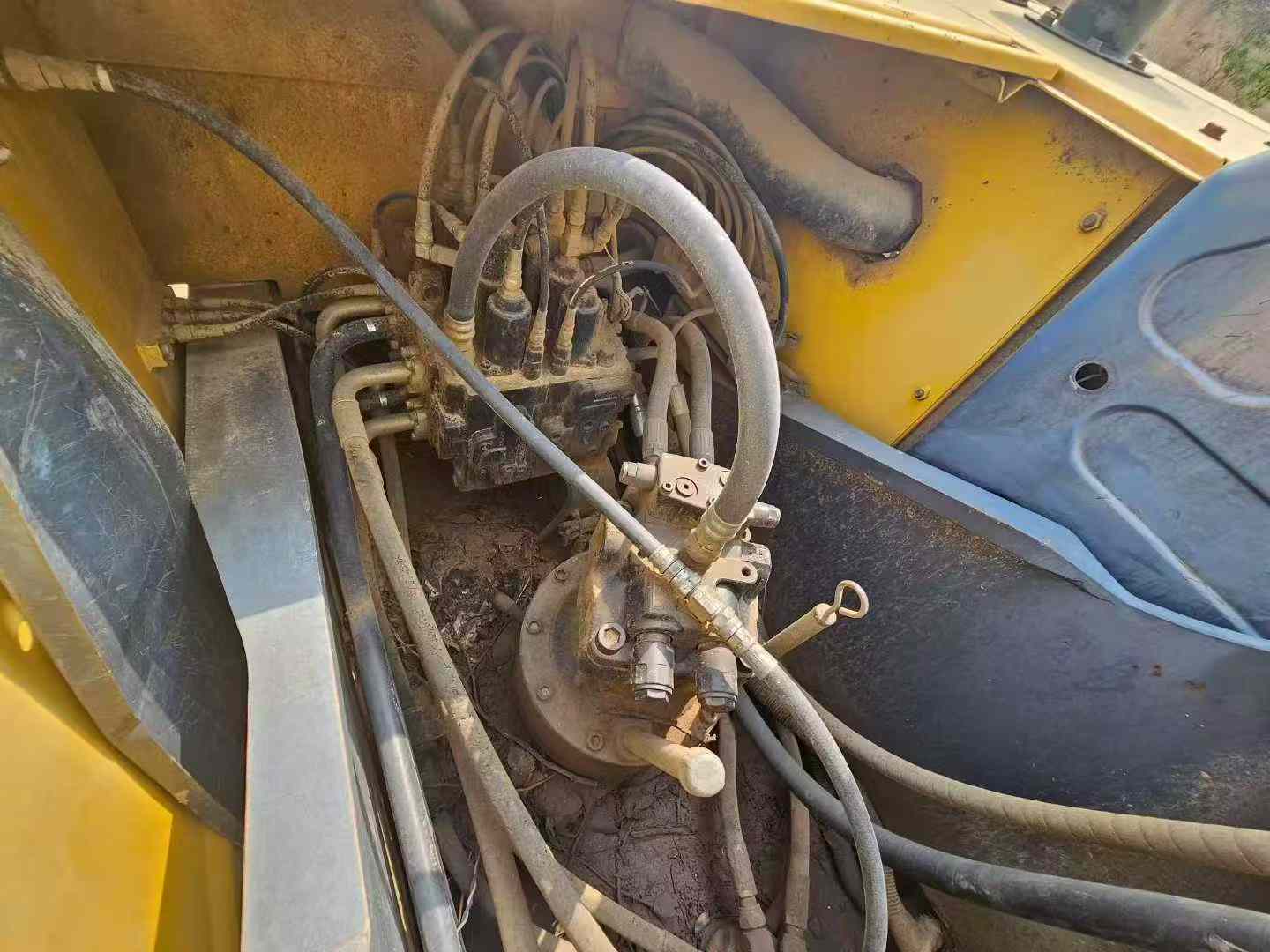 Used Kobelco SK210 Excavator 2013 Model / 6