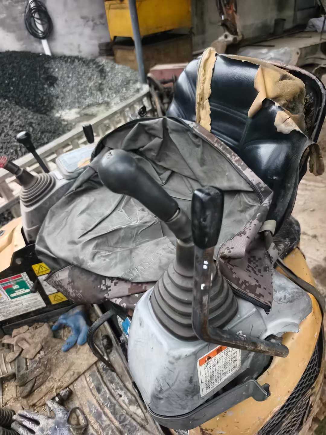 Used Caterpillar 017 CR Excavator 2016 Model / 6