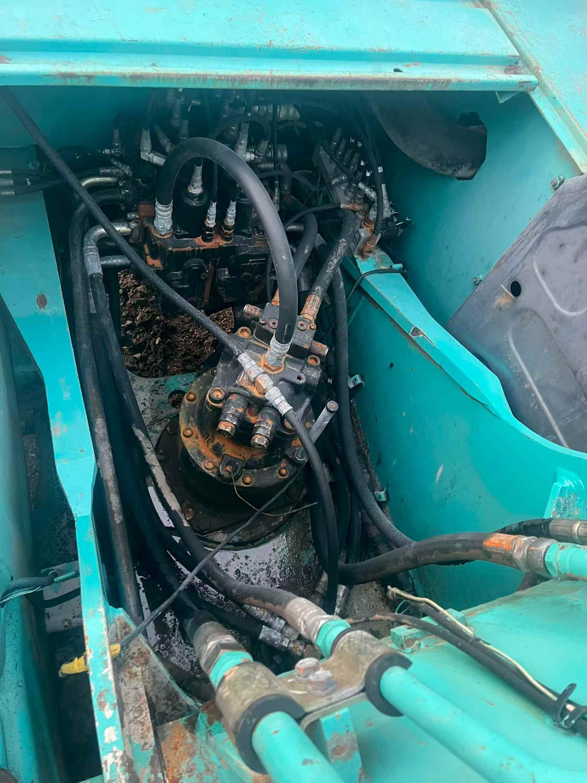 Used Kobelco SK210 Excavator 2012 Model / 6