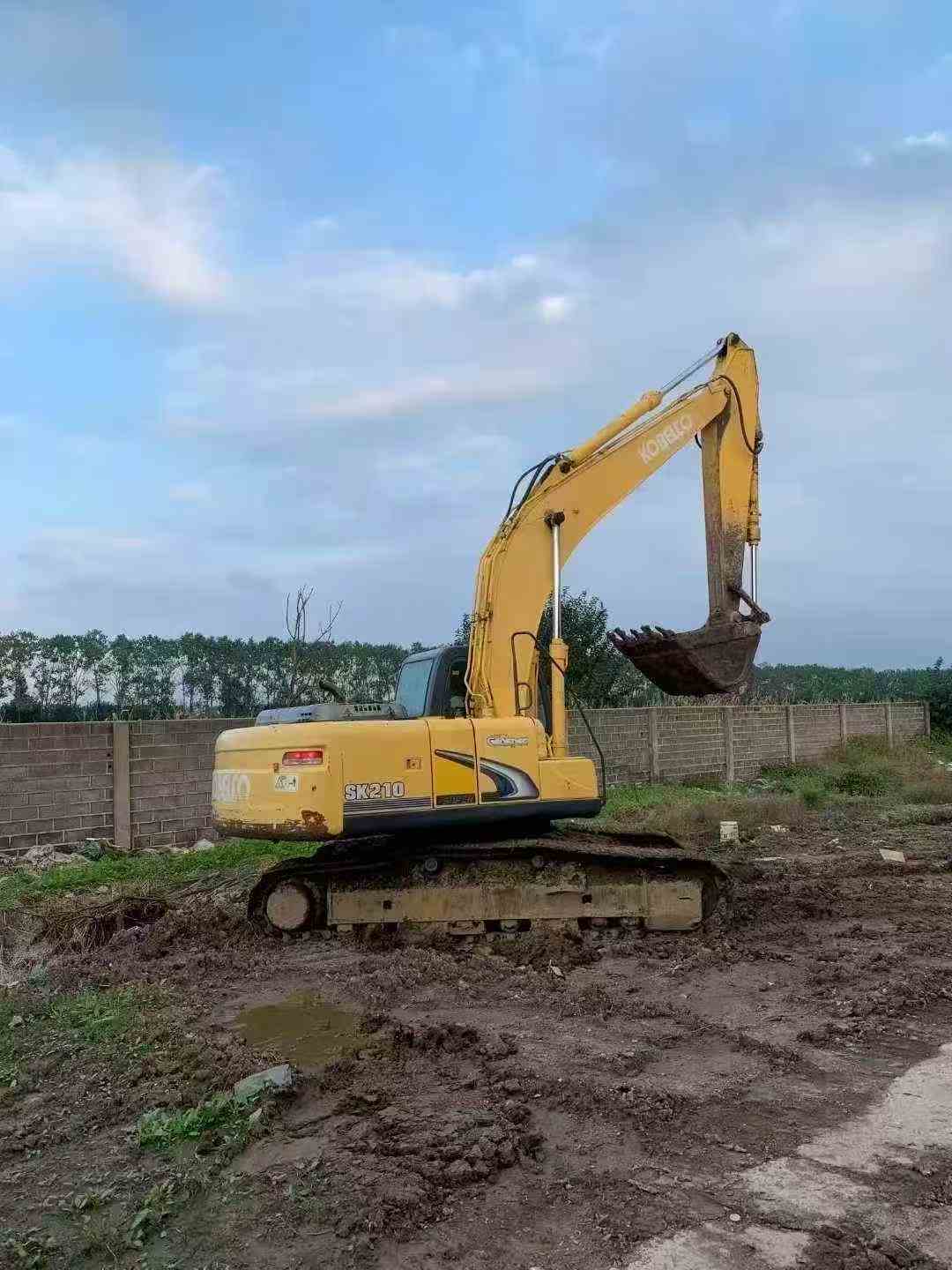 Used Kobelco SK210 Excavator 2016 Model / 4