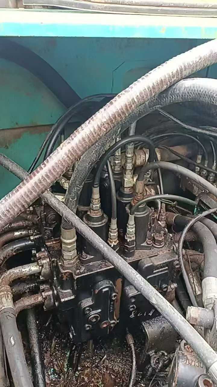 Used Kobelco SK210 Excavator 2016 Model / 6