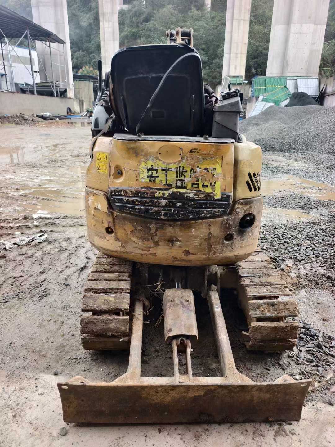 Used Caterpillar 017 CR Excavator 2016 Model / 3