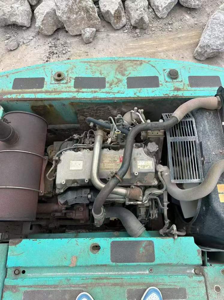 Used Kobelco SK200-11 Excavator 2016 Model / 5