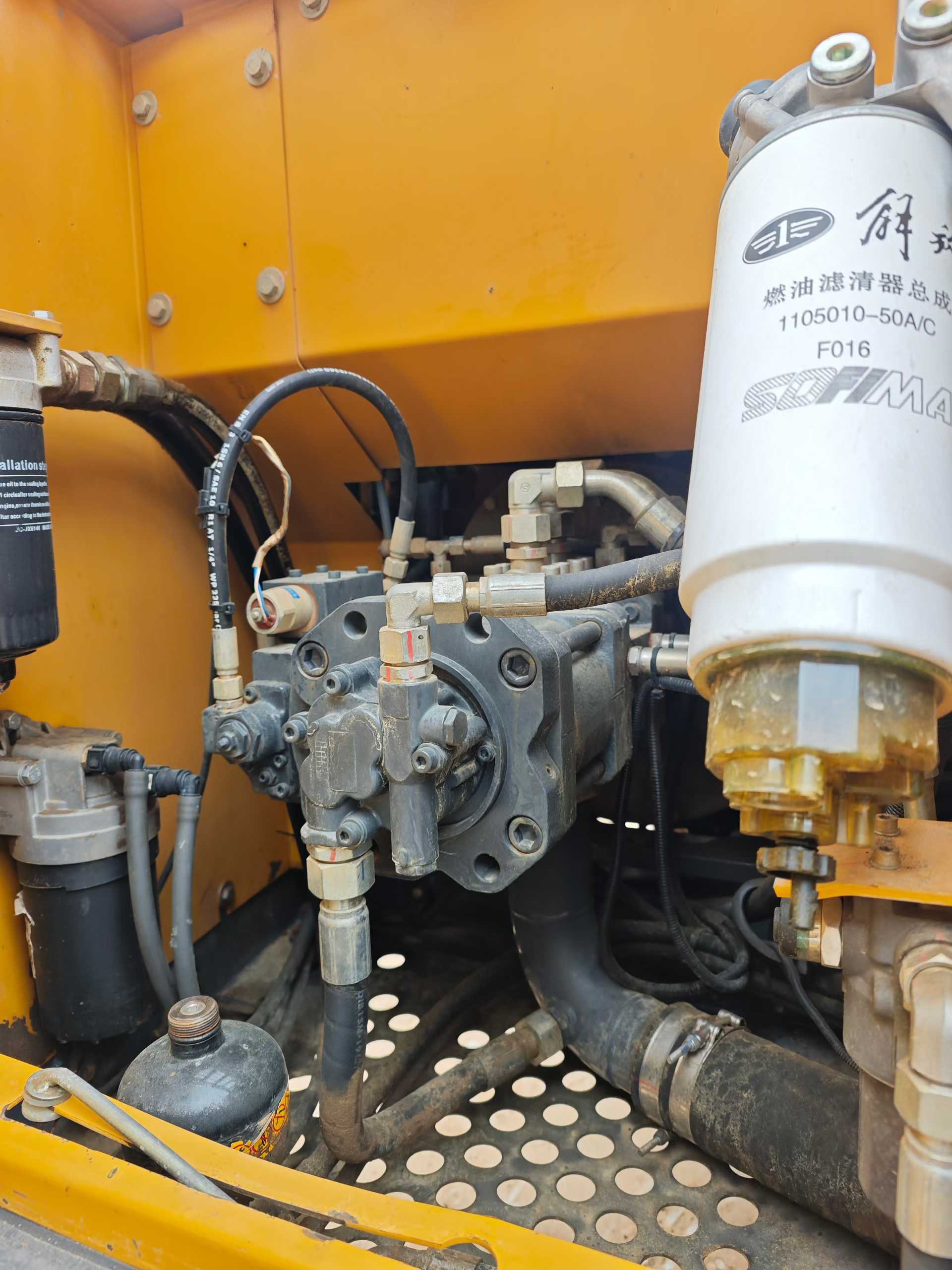 Used XCMG XE135GA Excavator 2019 Model / 4