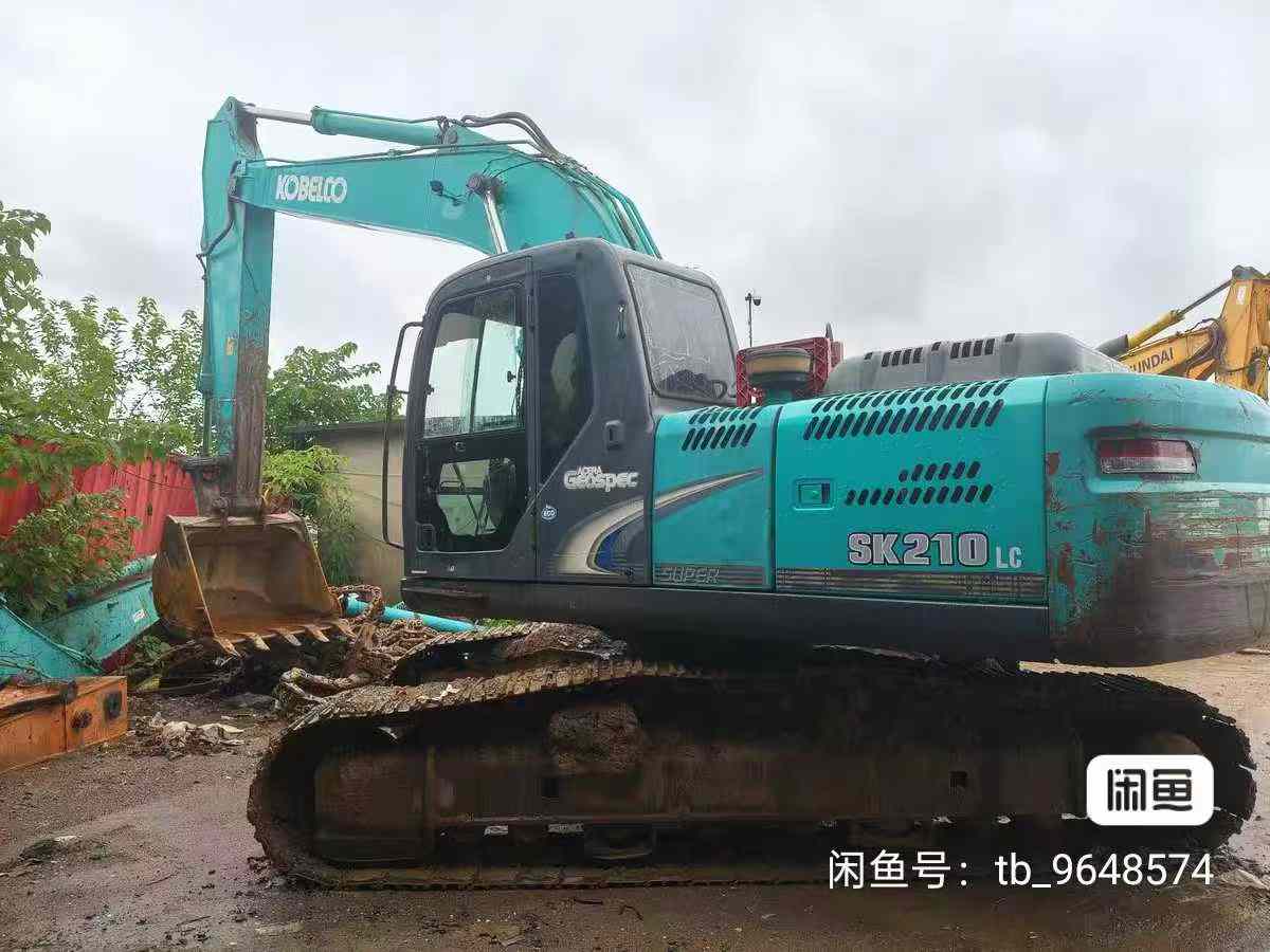 Used Kobelco SK210 Excavator 2014 Model / 3