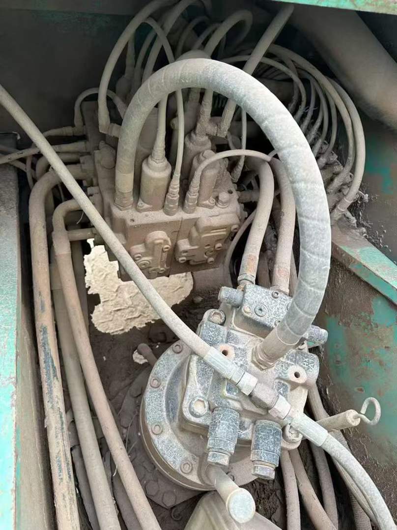 Used Kobelco SK200-11 Excavator 2016 Model / 4