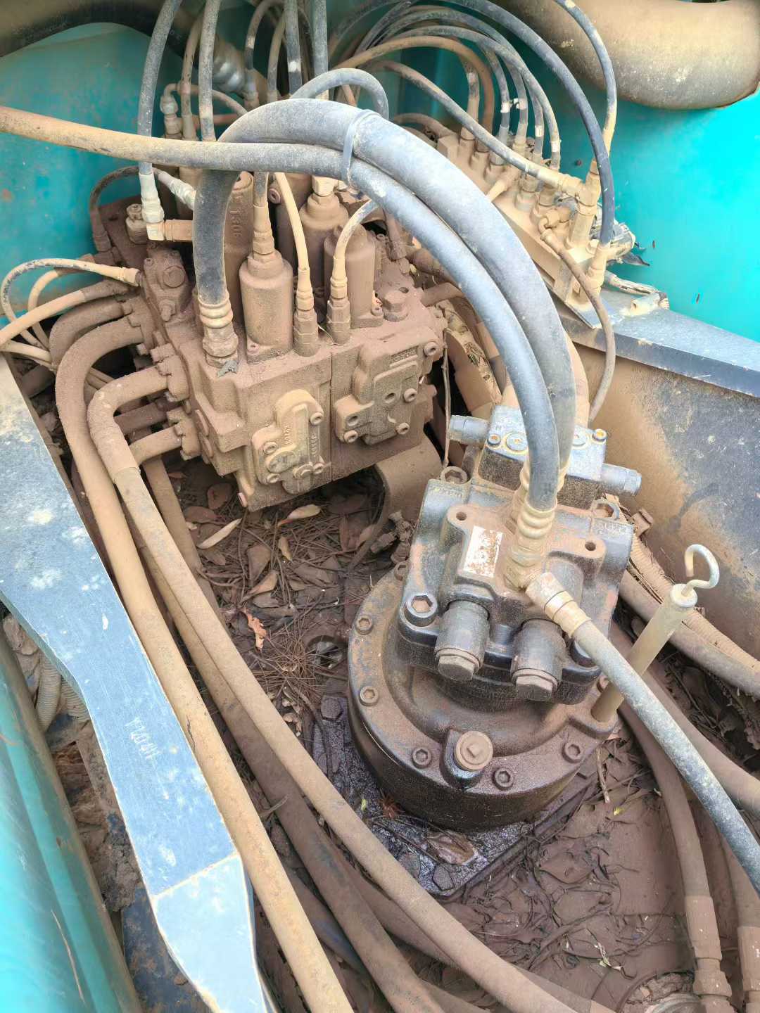 Used Kobelco SK210 Excavator 2014 Model / 4