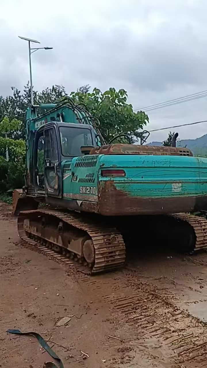 Used Kobelco SK210 Excavator 2016 Model / 3