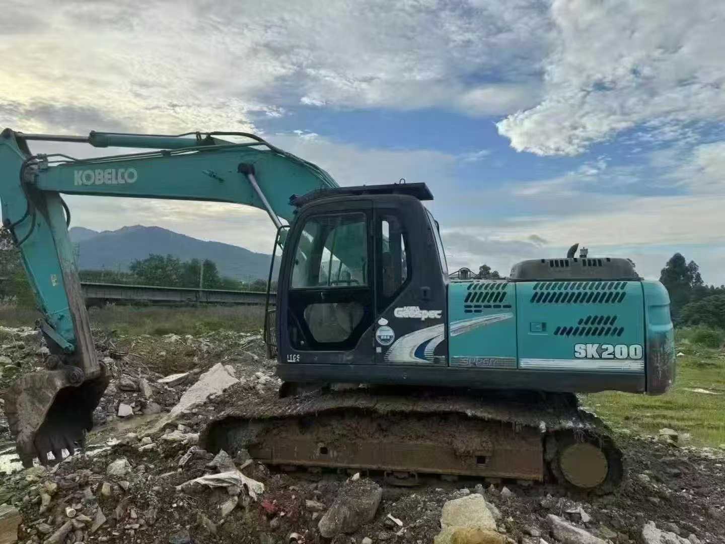 Used Kobelco SK200-11 Excavator 2016 Model