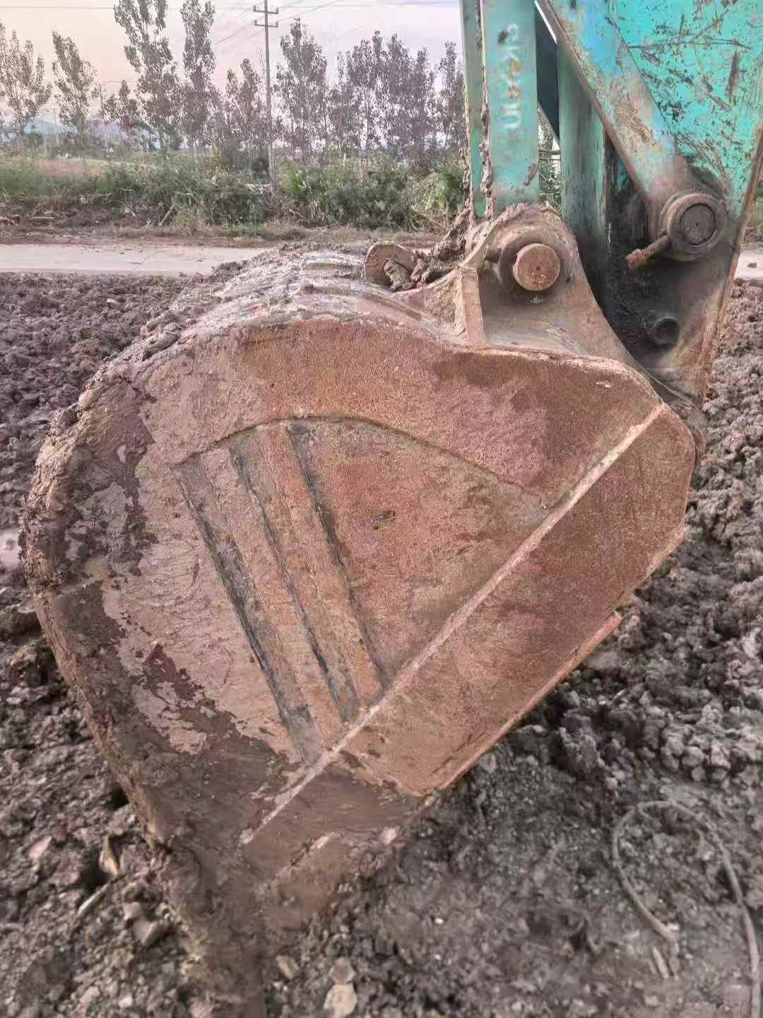 Used Kobelco SK210 Excavator 2011 Model / 8