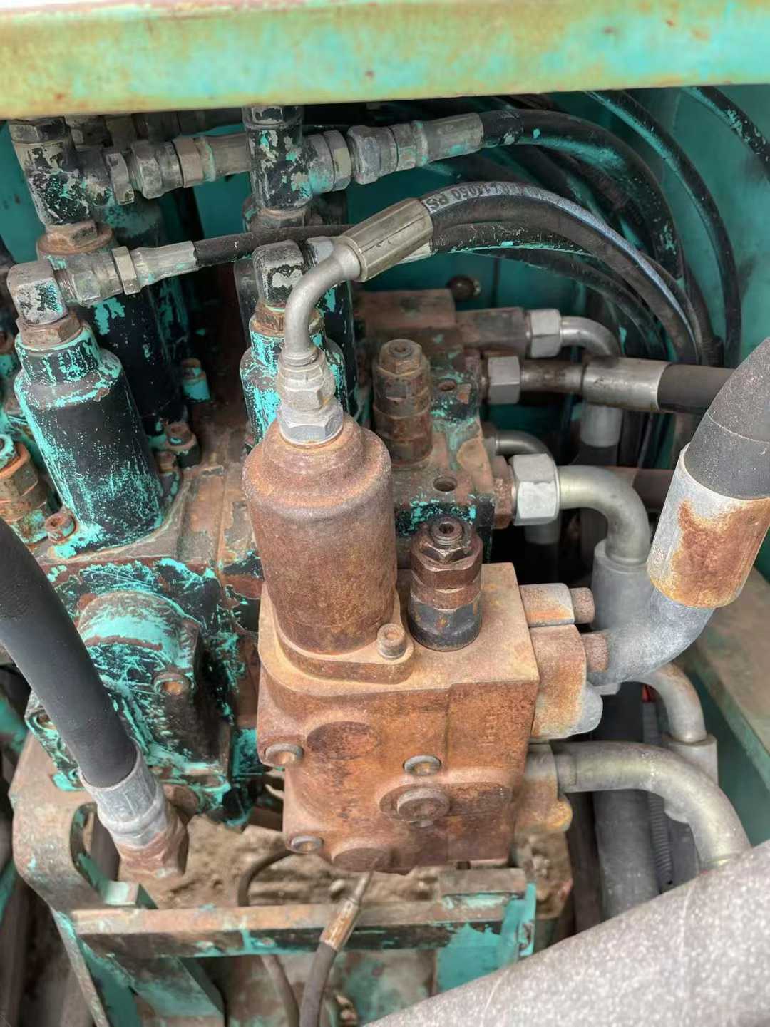 Used Kobelco SK200-6 Excavator 2016 Model / 2