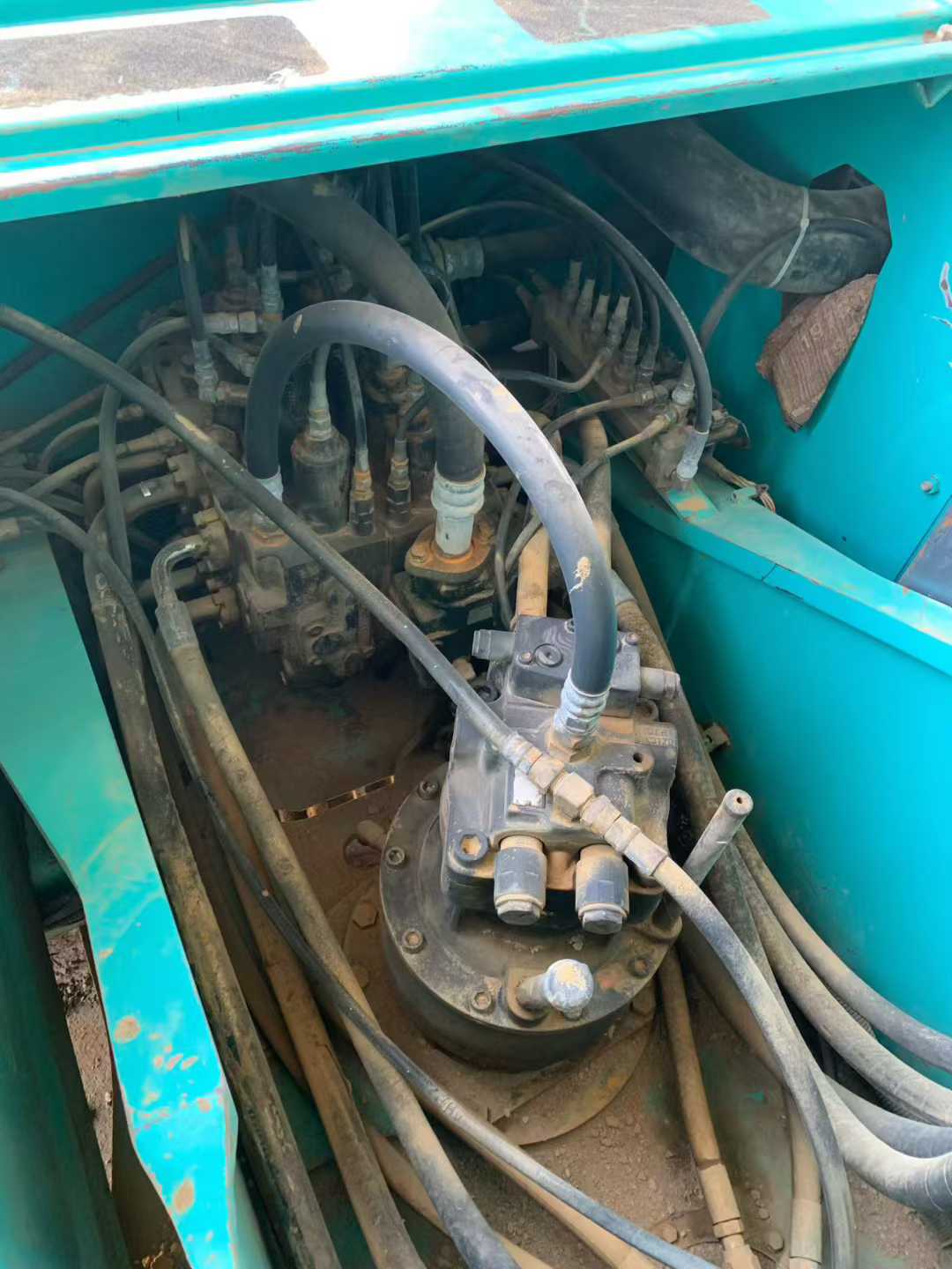 Used Kobelco SK200 Excavator 2012 Model / 9