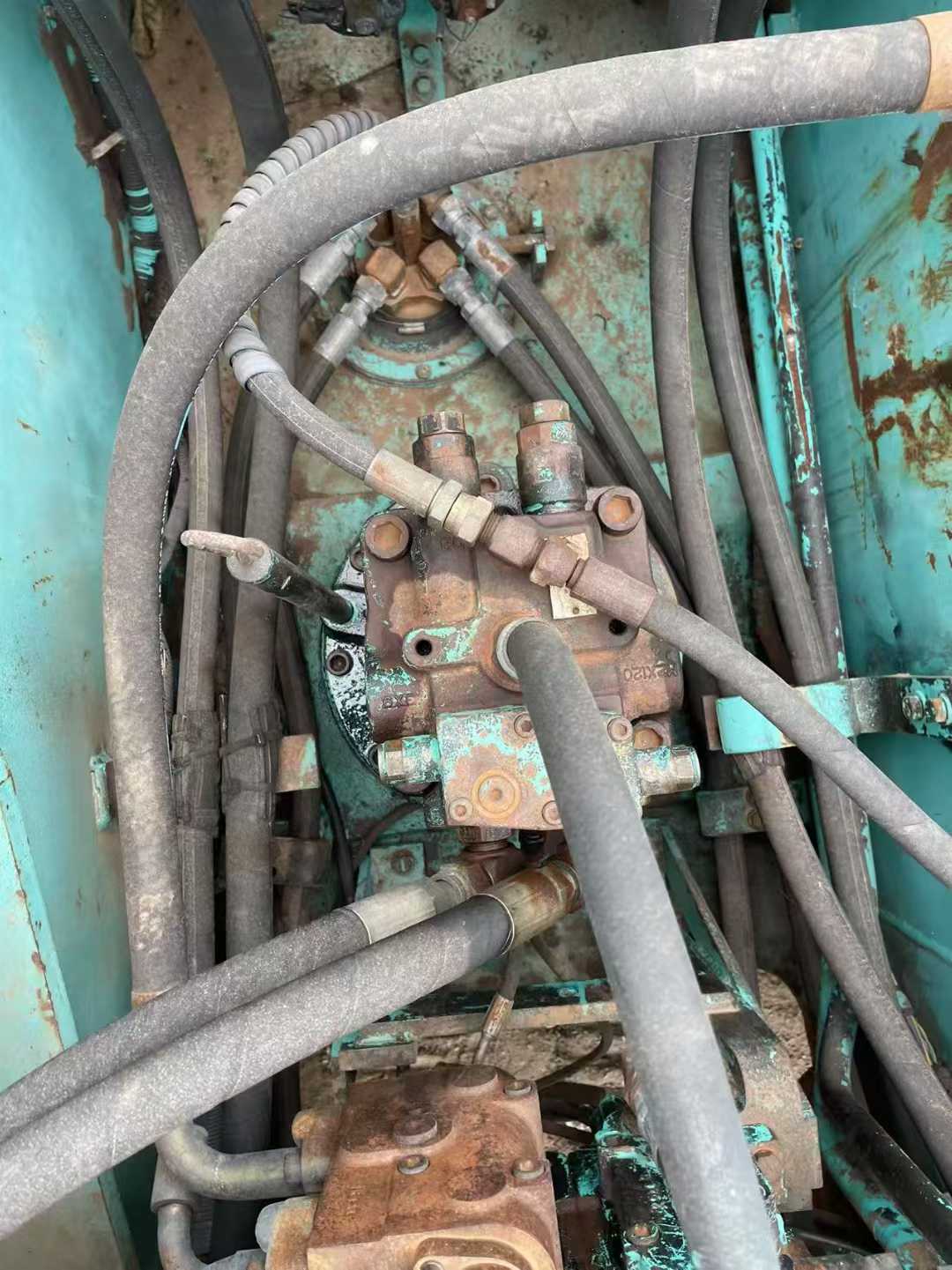 Used Kobelco SK200-6 Excavator 2016 Model / 3