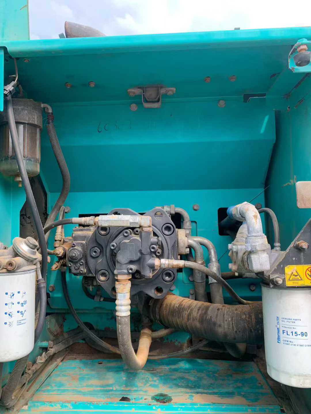 Used Kobelco SK200 Excavator 2012 Model / 8