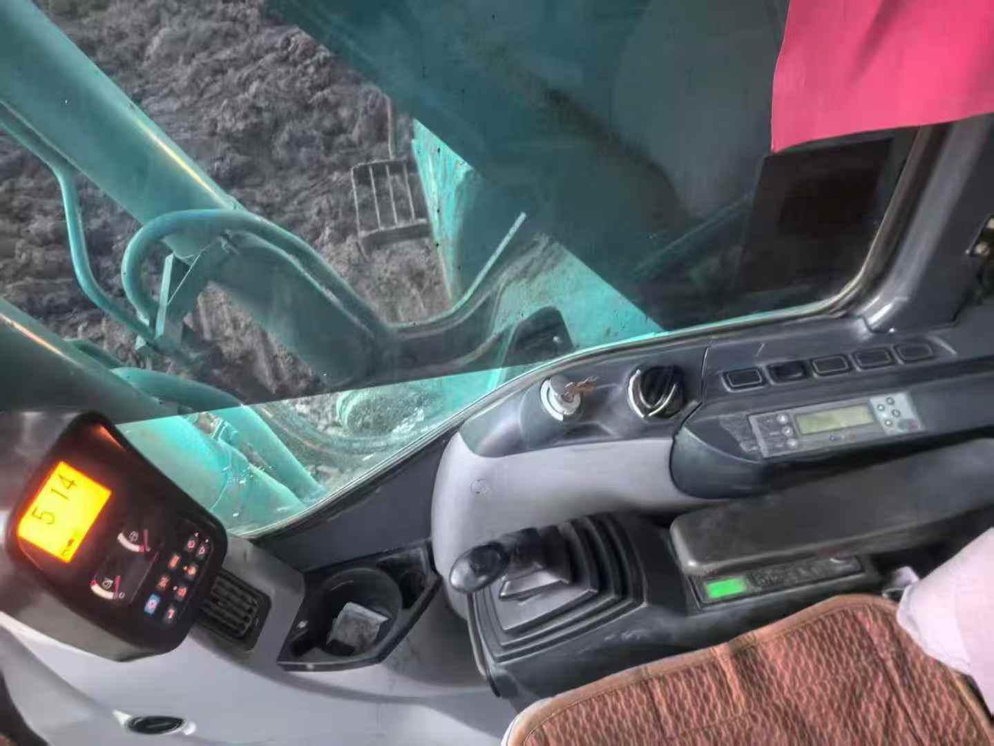 Used Kobelco SK210 Excavator 2011 Model / 9