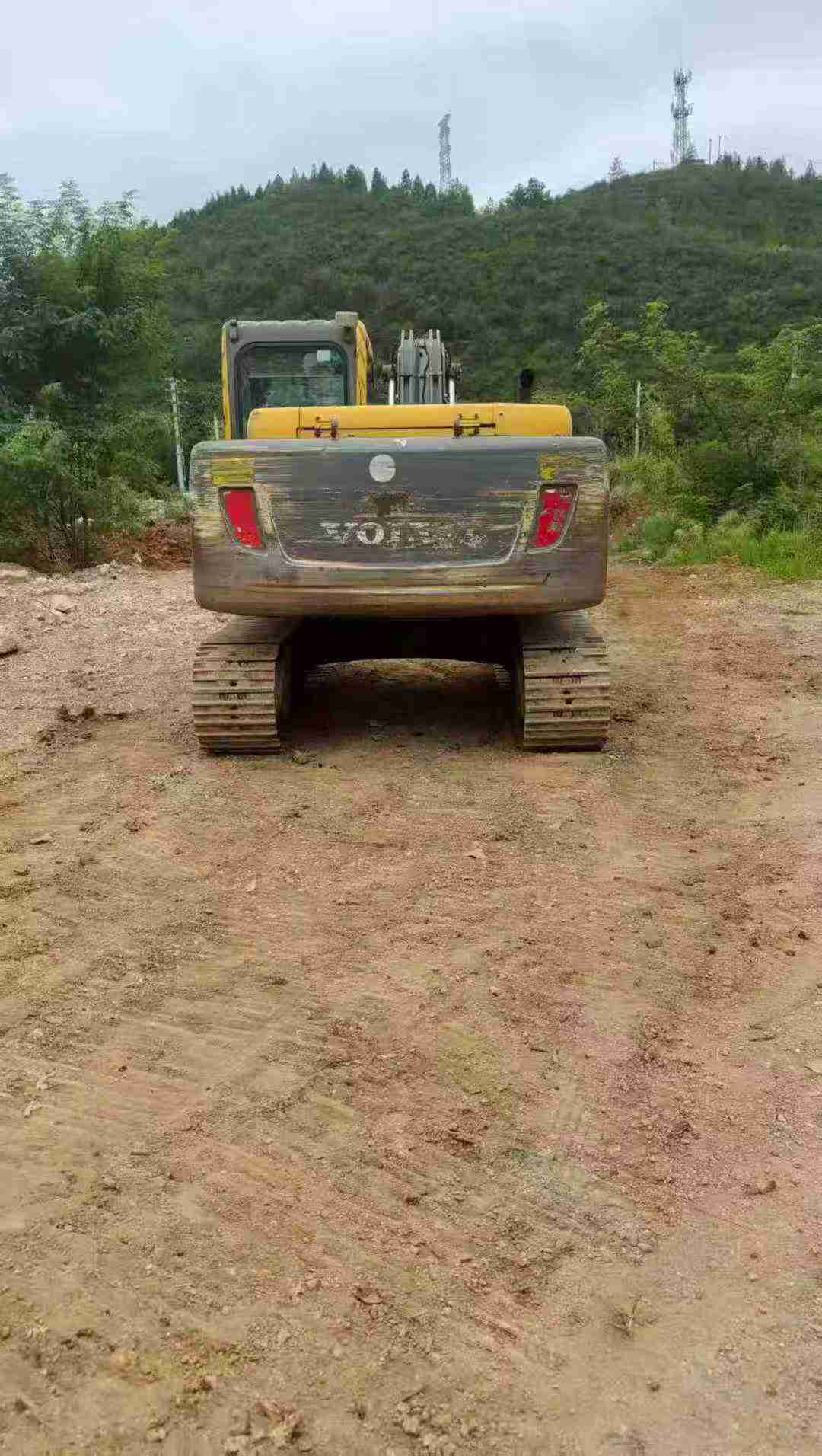 Used Volvo EC140 Excavator 2016 Model / 3