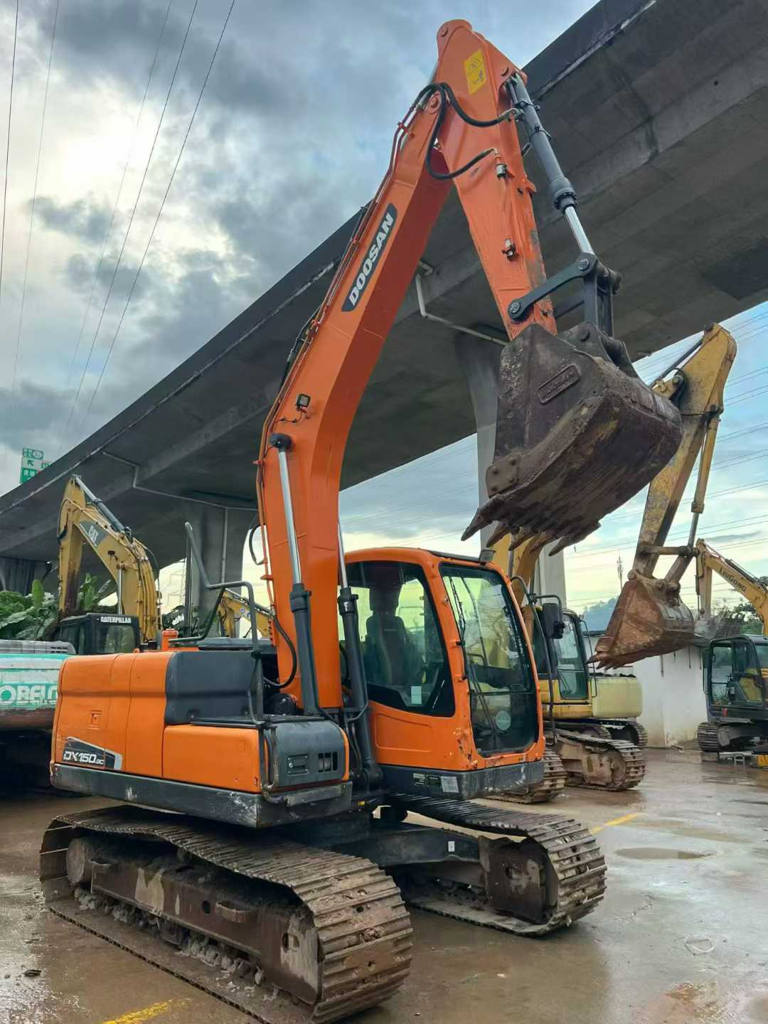 Used Doosan DL300 Excavator 2020 Model