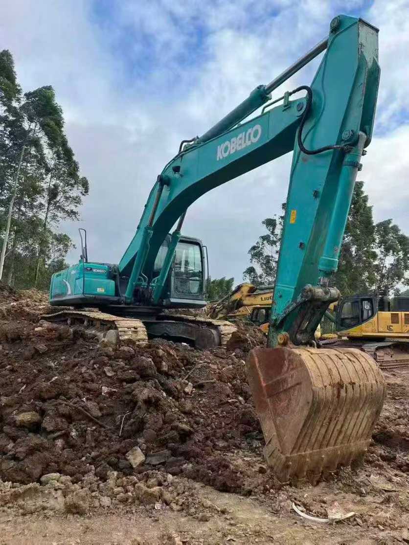 Used Kobelco SK350LC8 Excavator 2016 Model / 9