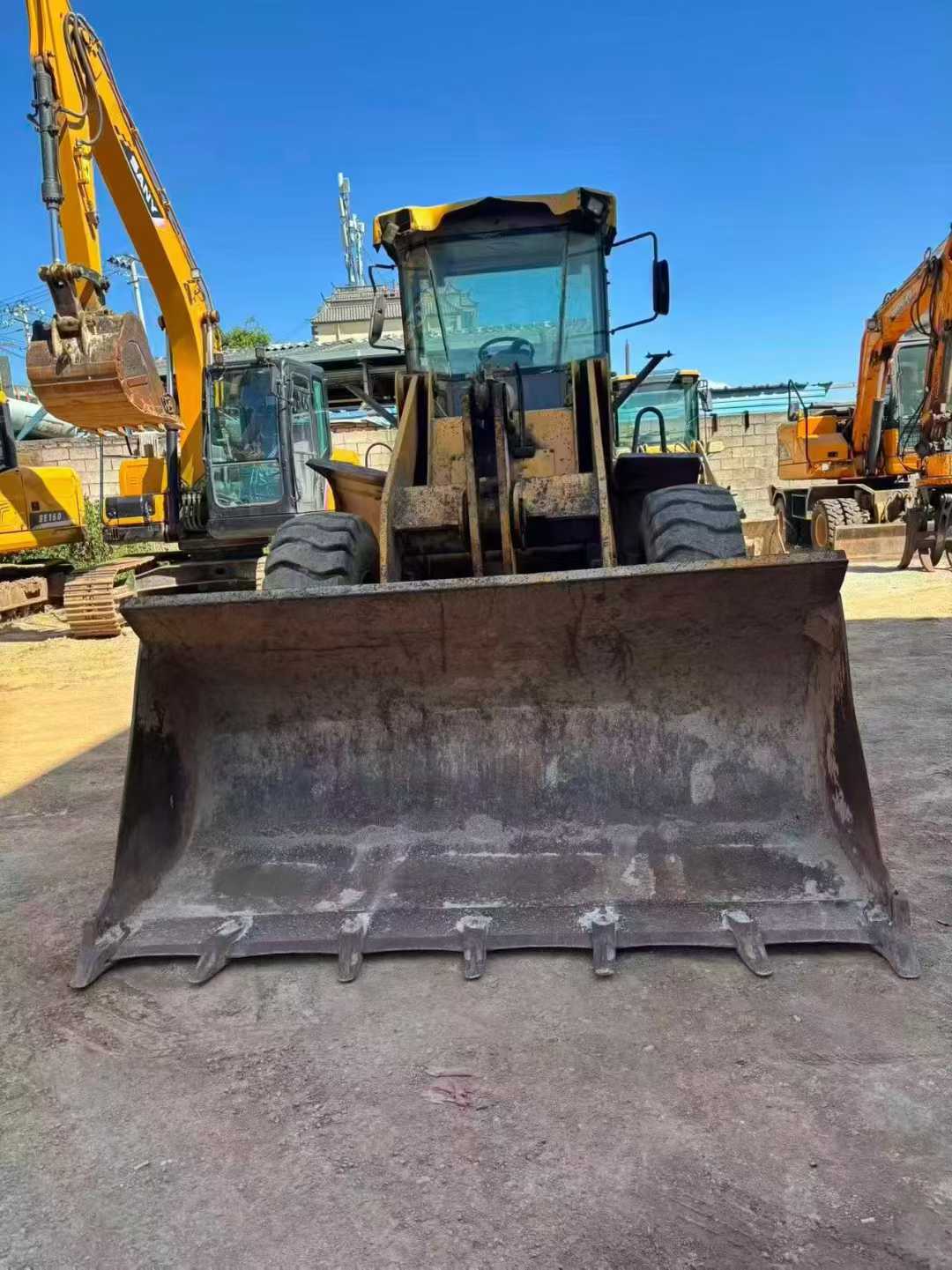 Used XCMG ZL30GV Excavator 2011 Model