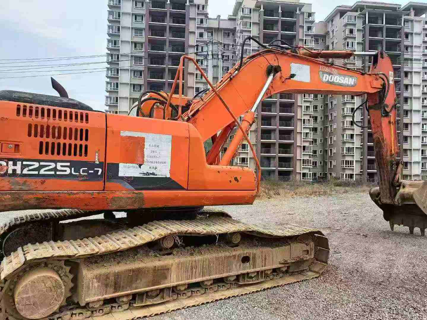 Used Doosan DH220 Excavator 2016 Model / 2